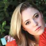 Maika Monroe wallpapers for android