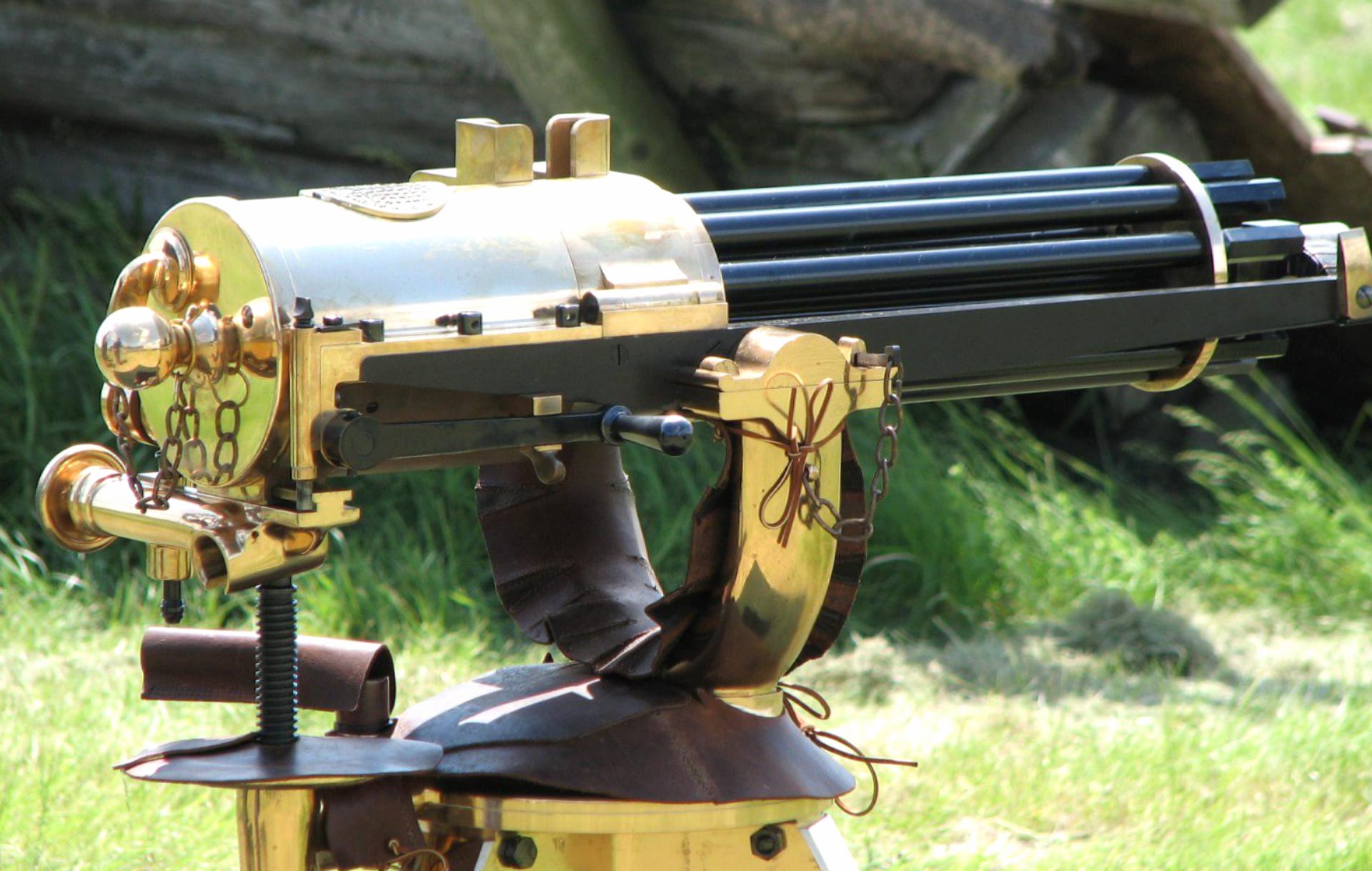 1874 Gatling gun at 1024 x 1024 iPad size wallpapers HD quality