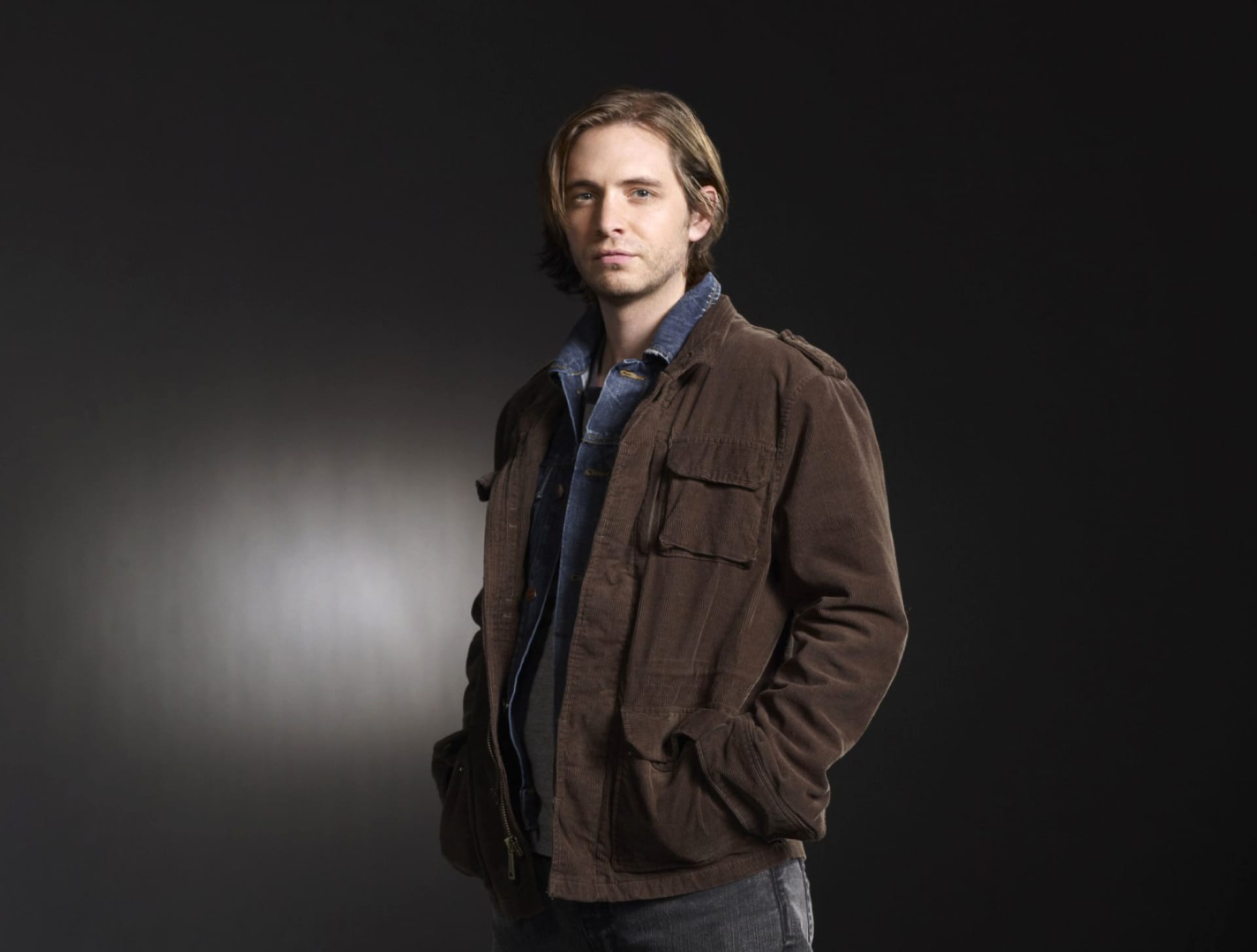 Aaron Stanford at 1024 x 768 size wallpapers HD quality