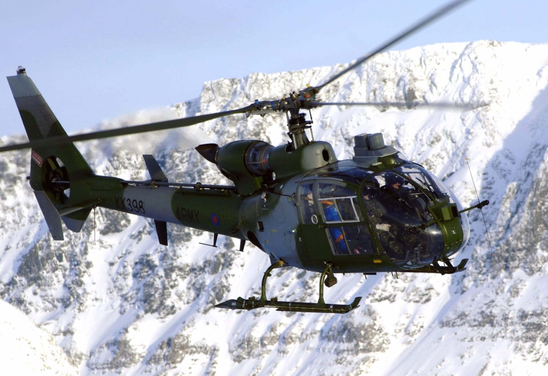 Aerospatiale Gazelle at 640 x 1136 iPhone 5 size wallpapers HD quality