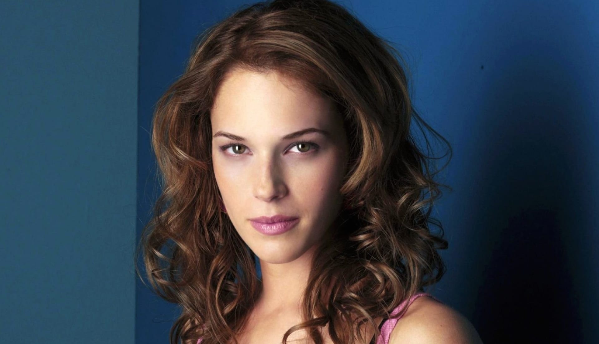 Amanda Righetti at 750 x 1334 iPhone 6 size wallpapers HD quality