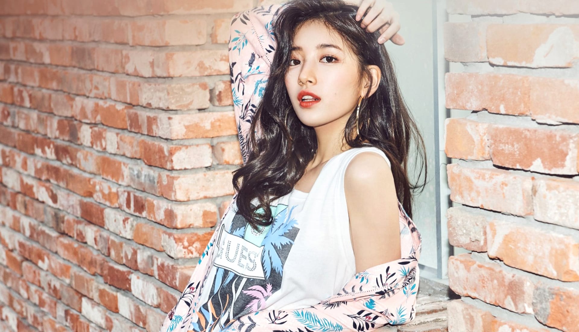 Bae Suzy at 750 x 1334 iPhone 6 size wallpapers HD quality
