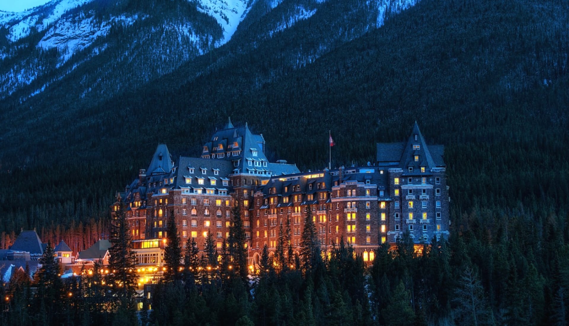 Banff Springs Hotel at 1024 x 1024 iPad size wallpapers HD quality