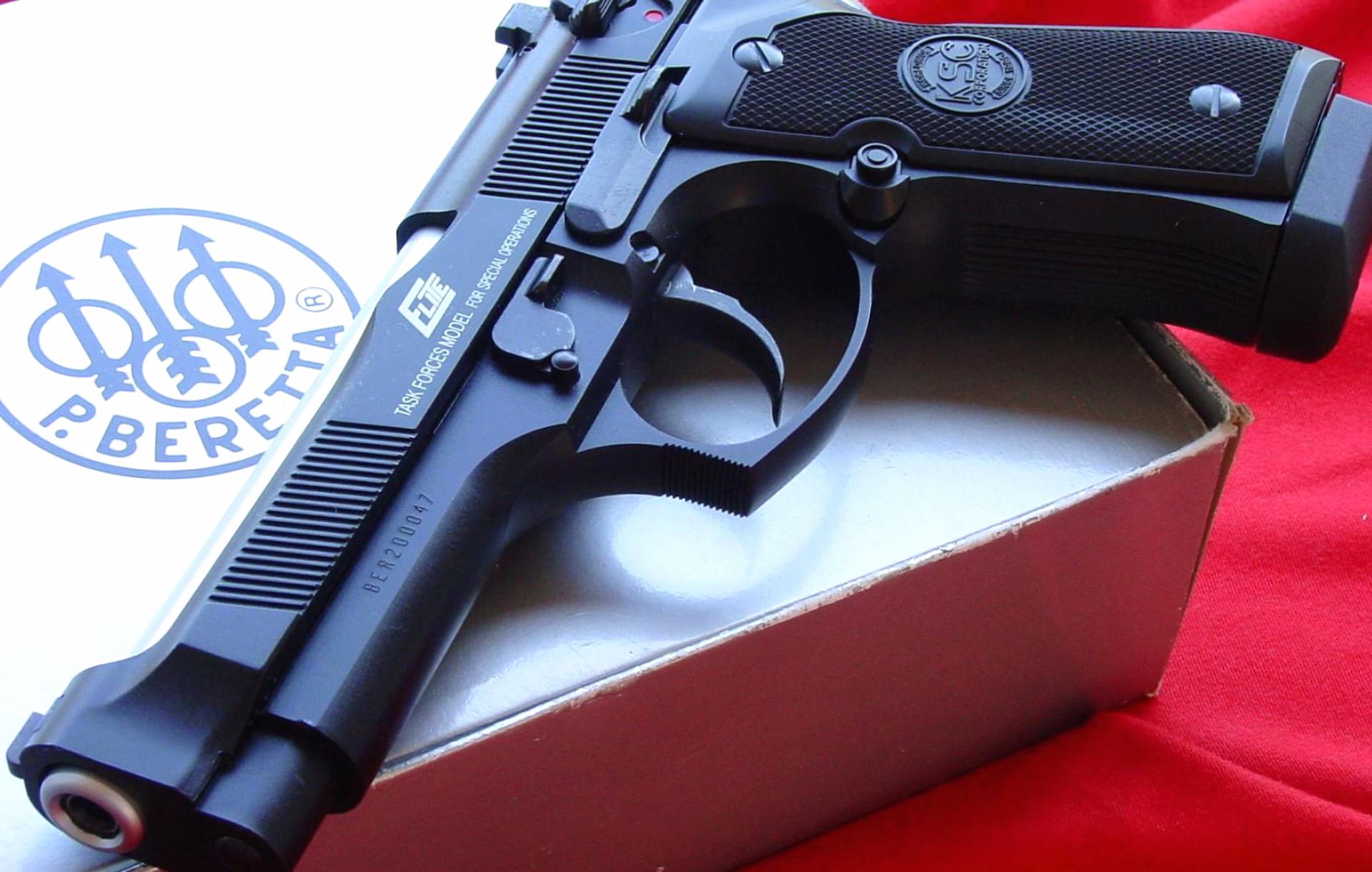 Beretta Elite at 1600 x 1200 size wallpapers HD quality