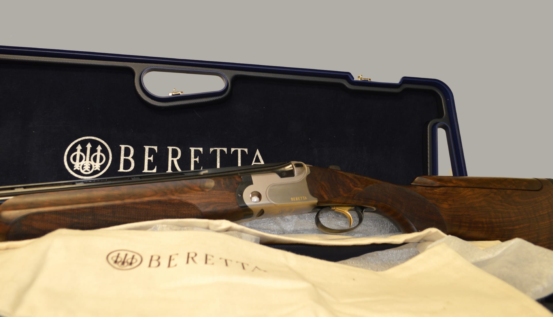 Beretta Shotgun at 320 x 480 iPhone size wallpapers HD quality