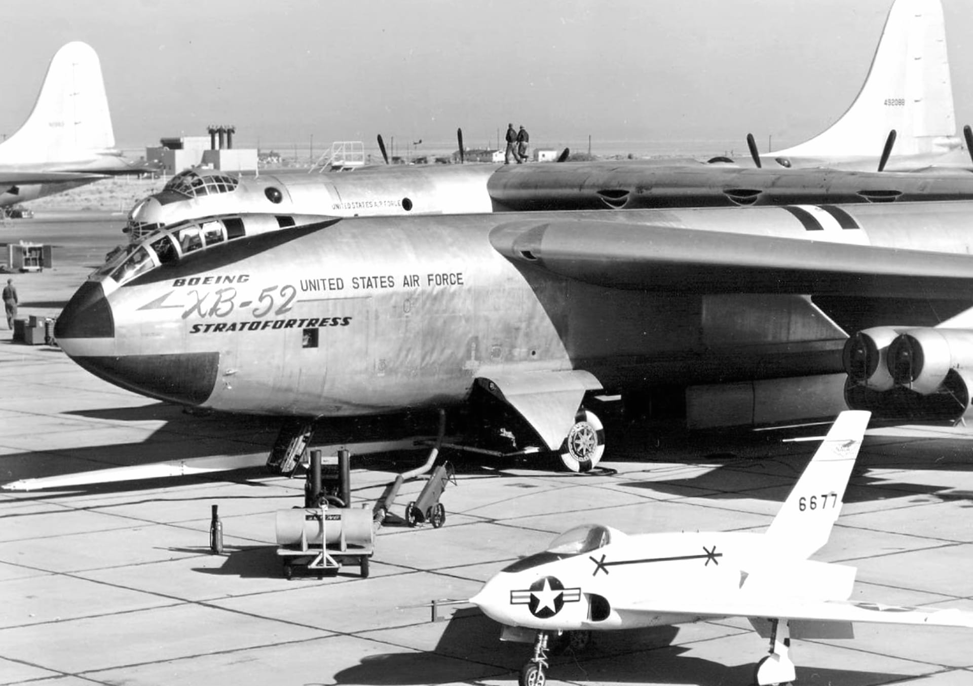 Boeing XB-52 Stratofortress wallpapers HD quality