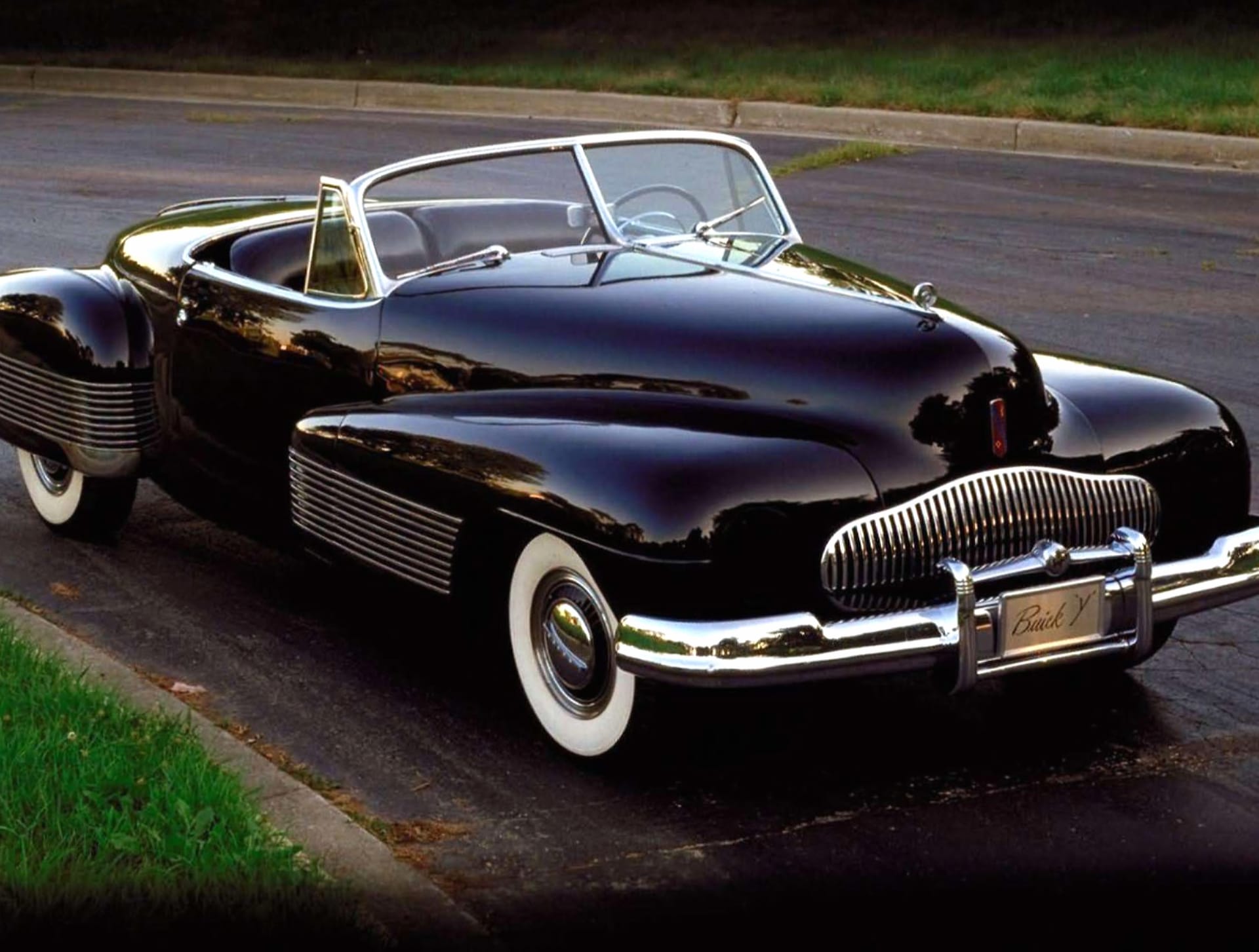 Buick Y-Job at 640 x 1136 iPhone 5 size wallpapers HD quality