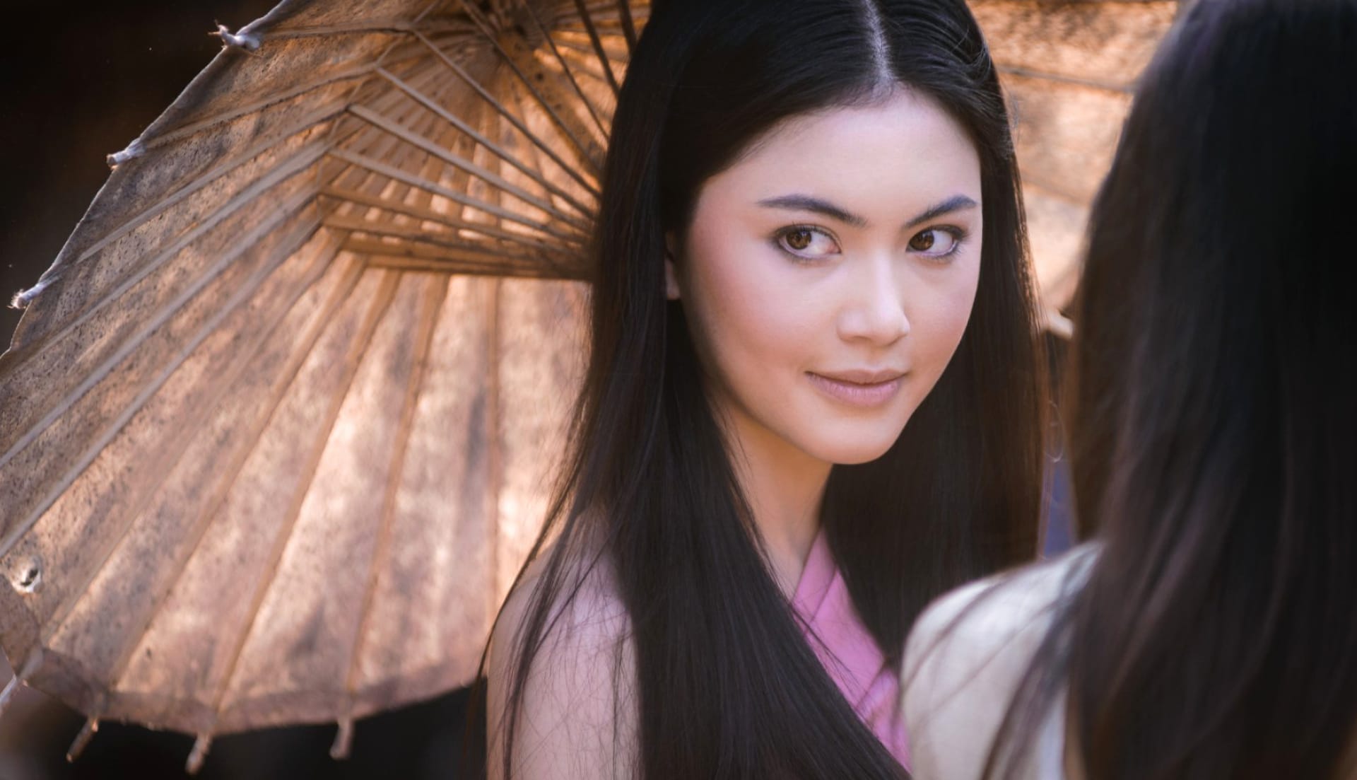 Davika Hoorne at 640 x 960 iPhone 4 size wallpapers HD quality