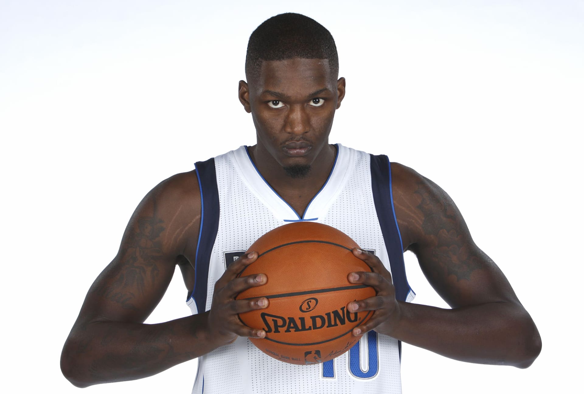 Dorian Finney-Smith at 320 x 480 iPhone size wallpapers HD quality