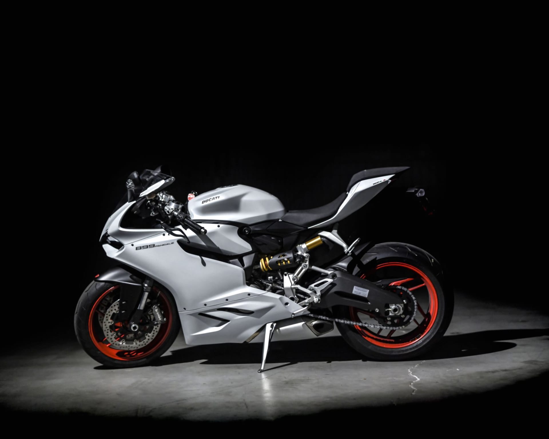 Ducati 899 Panigale at 640 x 1136 iPhone 5 size wallpapers HD quality