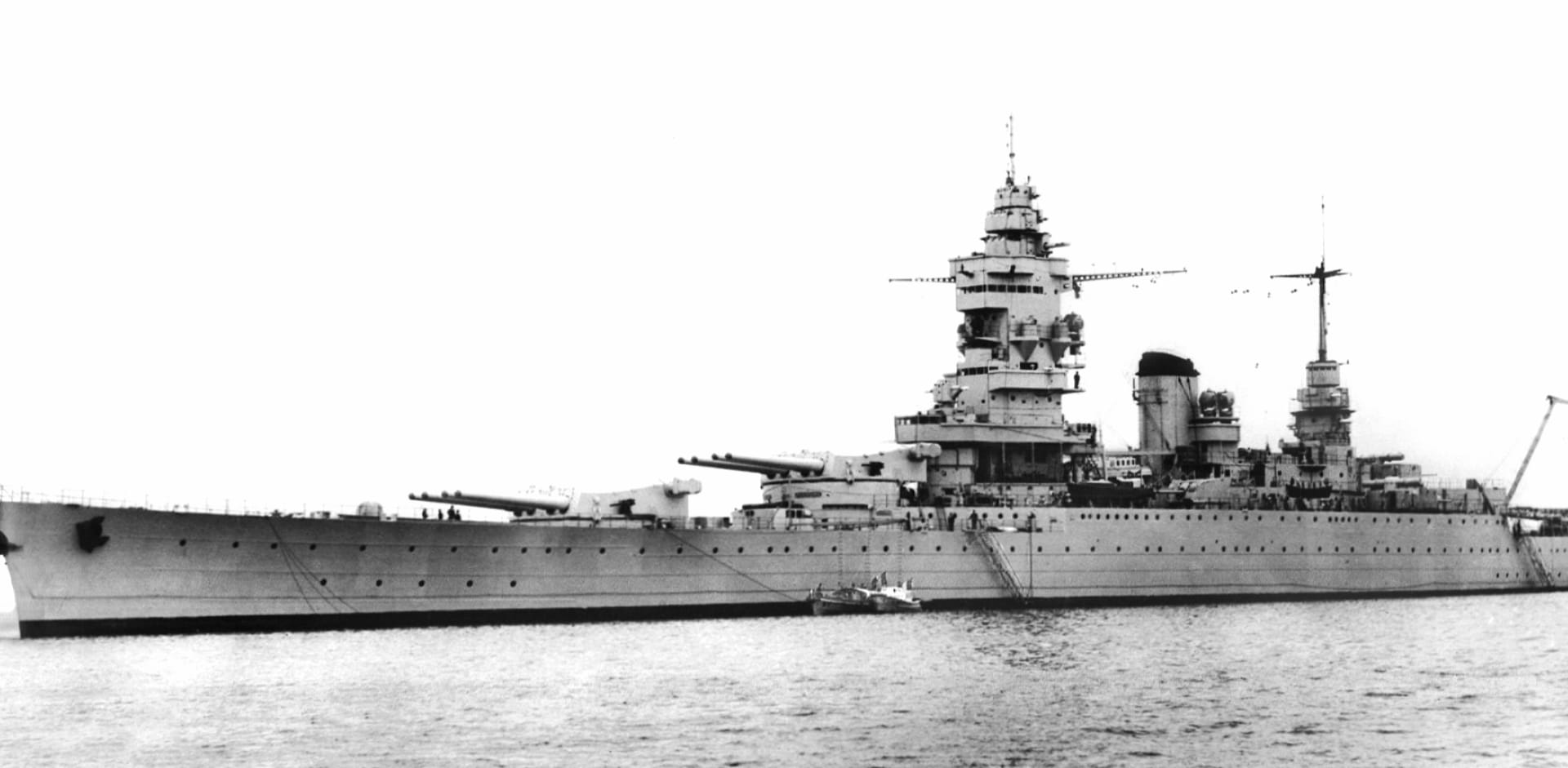 French battleship Dunkerque at 1600 x 1200 size wallpapers HD quality