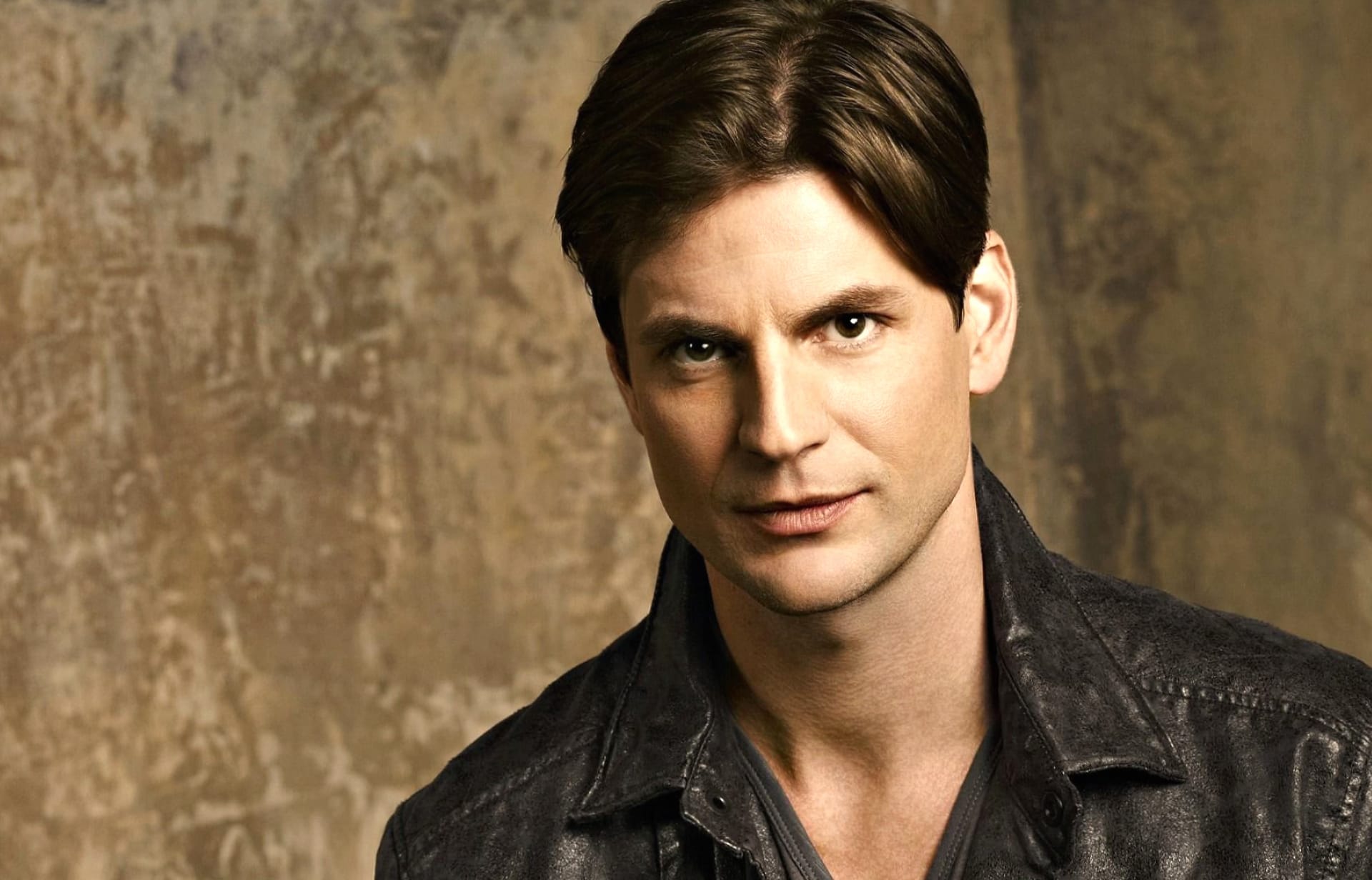 Gale Harold at 640 x 1136 iPhone 5 size wallpapers HD quality