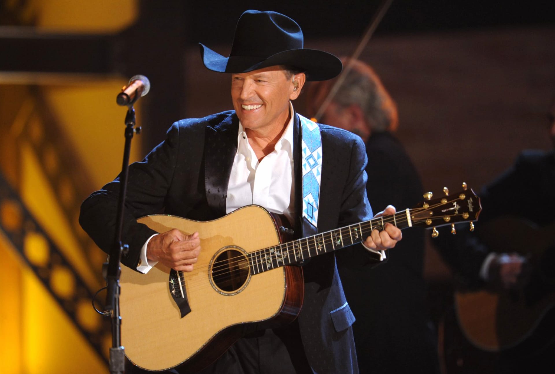 George Strait at 2048 x 2048 iPad size wallpapers HD quality