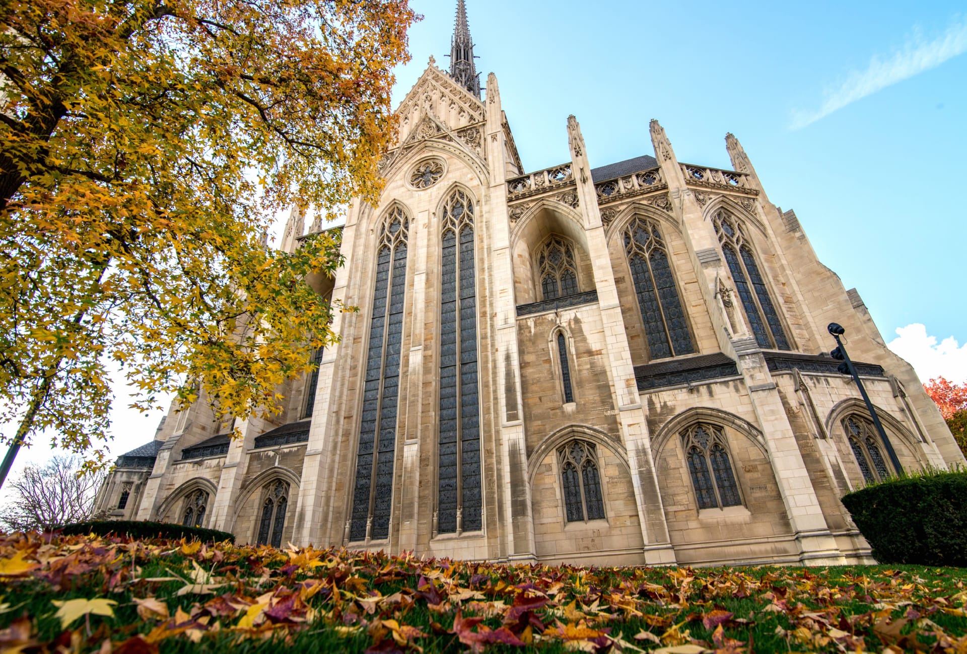 Heinz Memorial Chapel at 750 x 1334 iPhone 6 size wallpapers HD quality