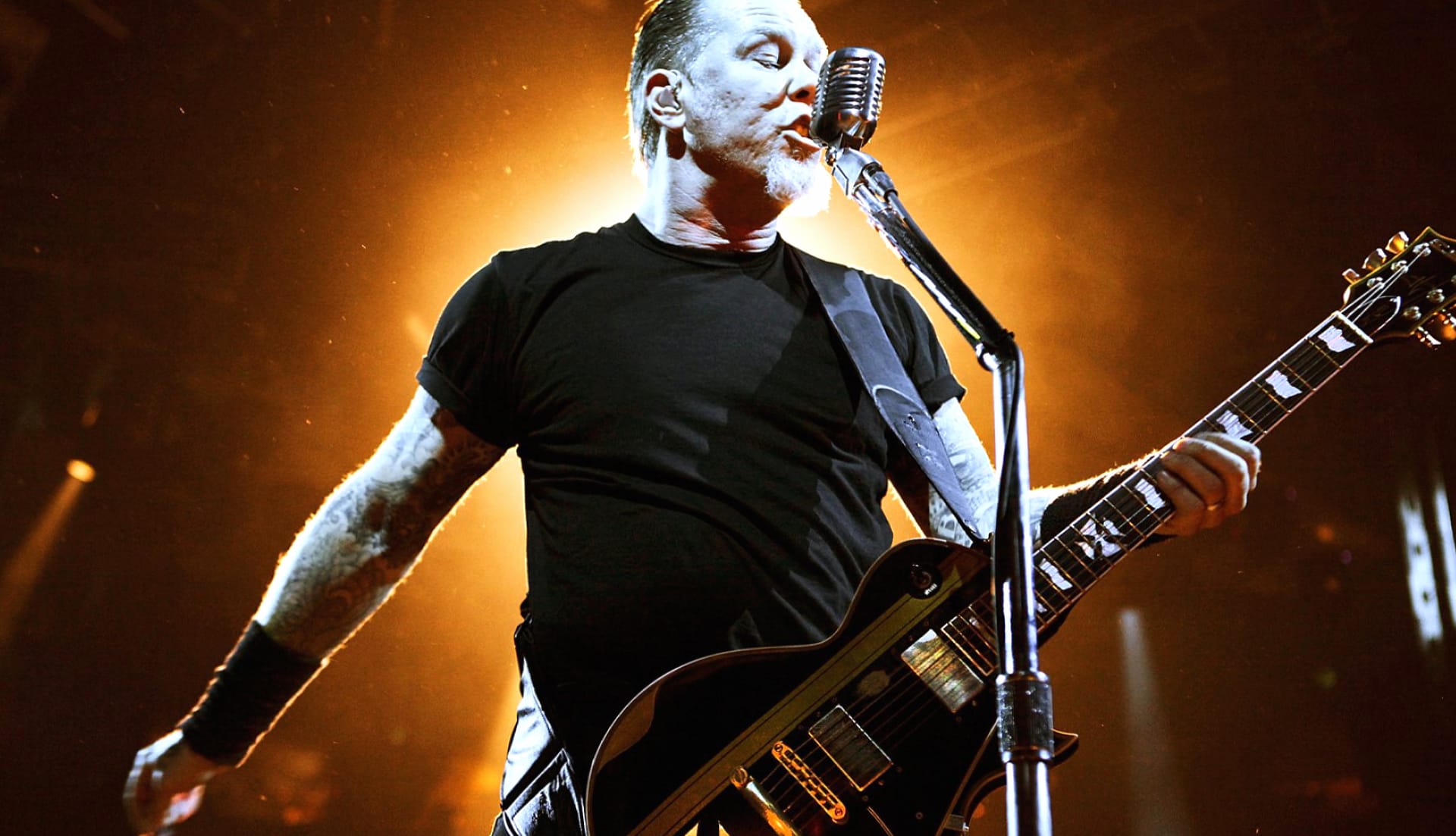 James Hetfield at 1024 x 1024 iPad size wallpapers HD quality