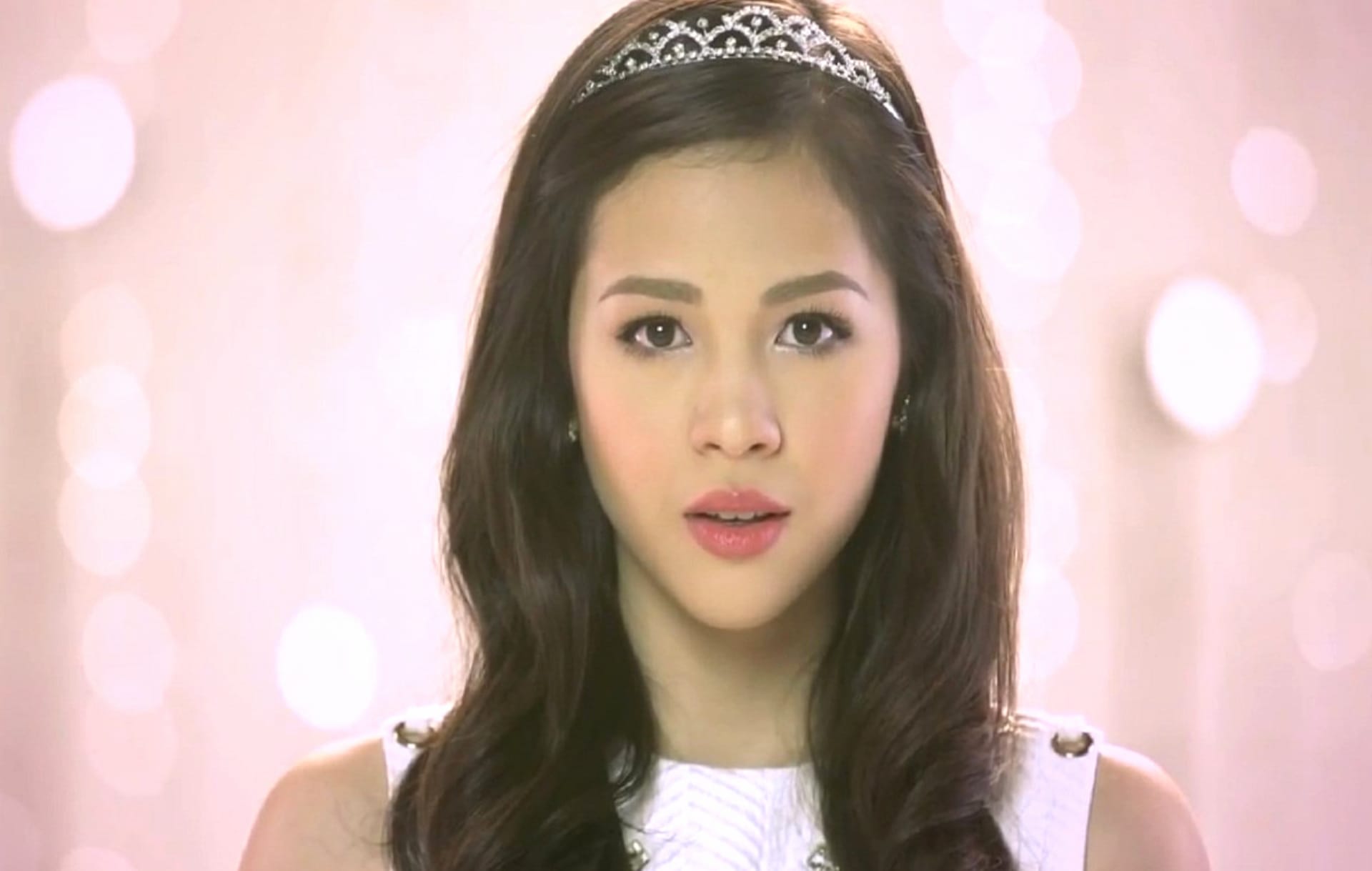 Janella Salvador at 640 x 1136 iPhone 5 size wallpapers HD quality