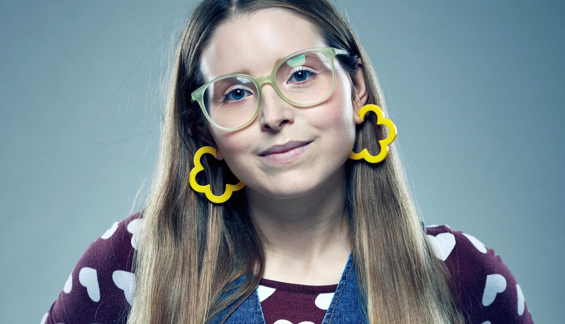 Jessie Cave at 640 x 960 iPhone 4 size wallpapers HD quality