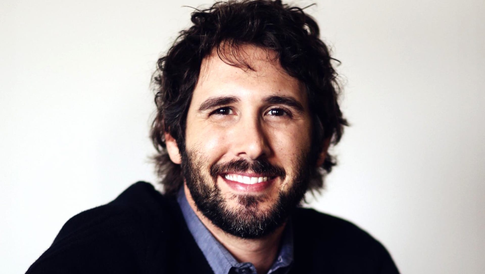 Josh Groban at 640 x 960 iPhone 4 size wallpapers HD quality