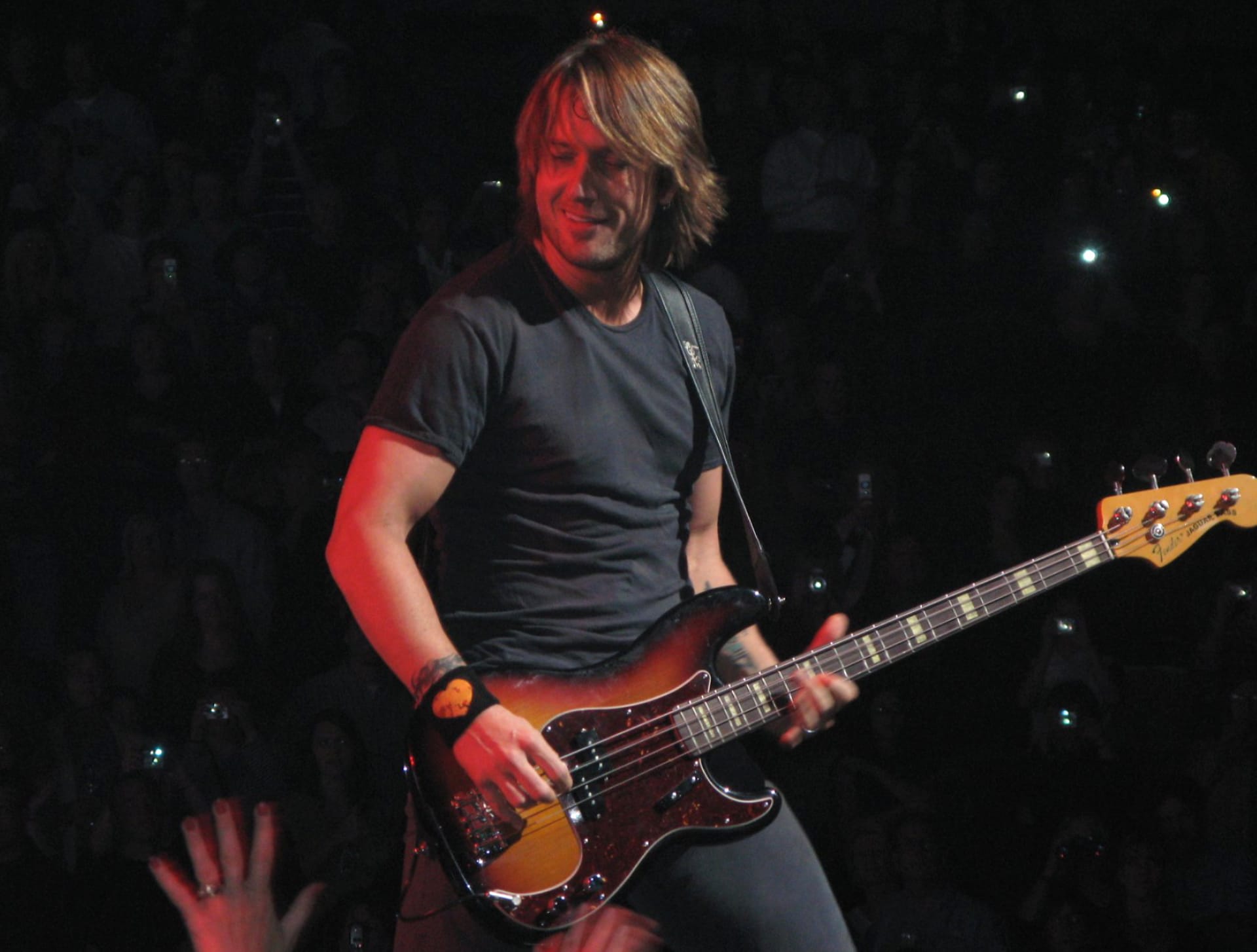 Keith Urban at 750 x 1334 iPhone 6 size wallpapers HD quality