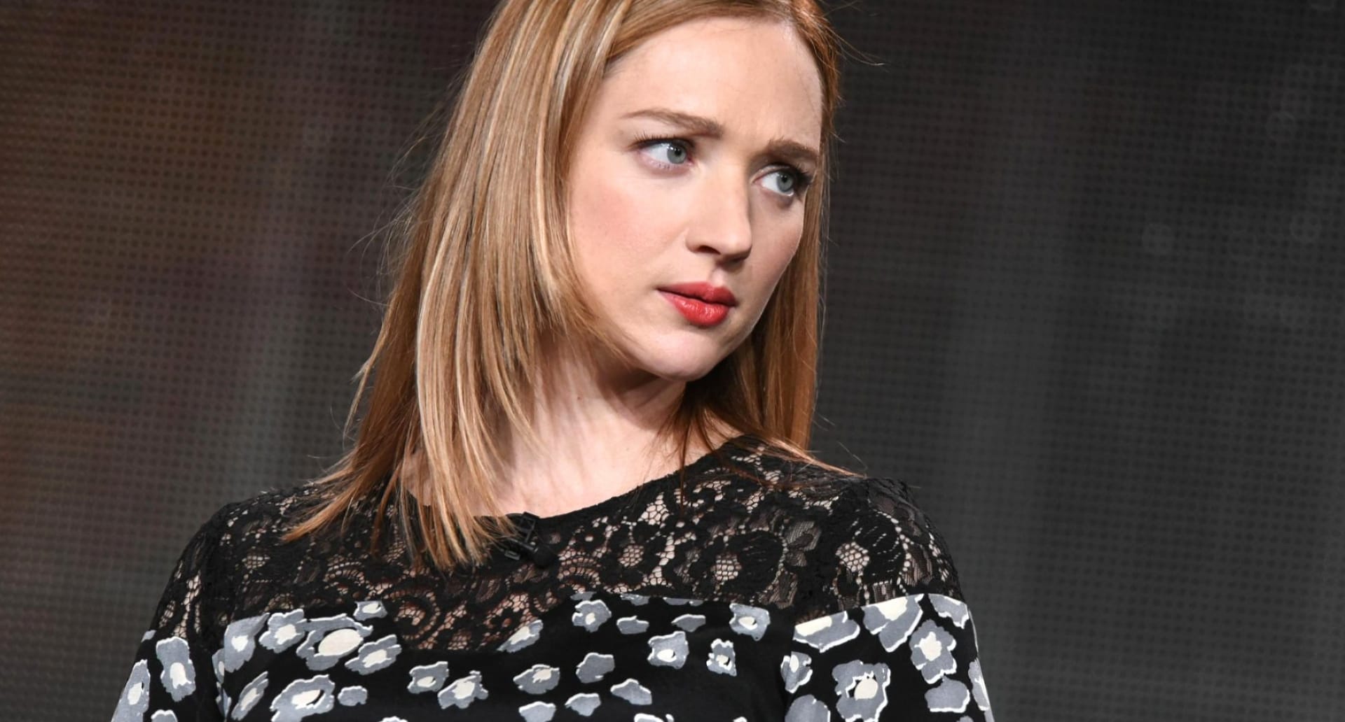 Kristen Connolly at 640 x 960 iPhone 4 size wallpapers HD quality