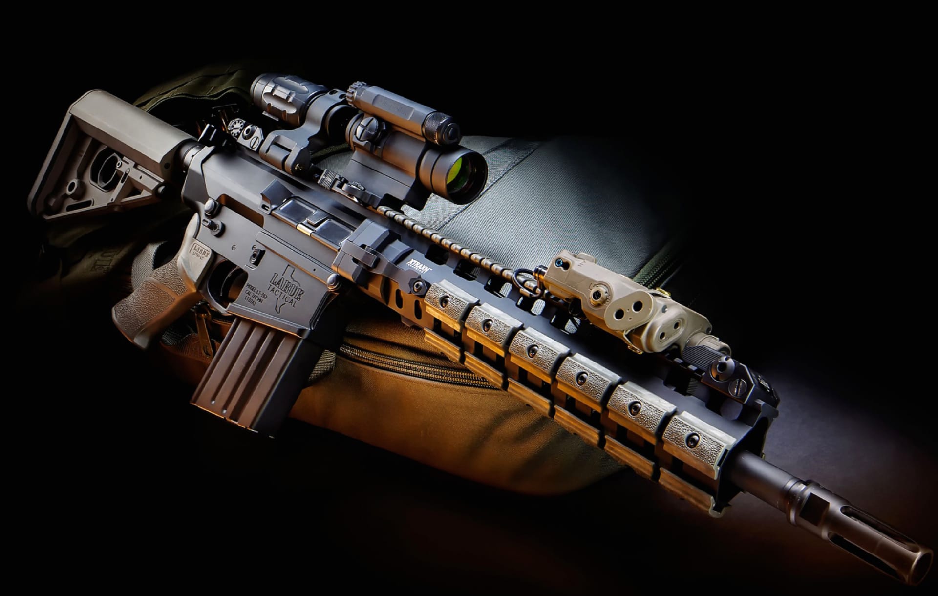 LaRue assault rifle at 640 x 1136 iPhone 5 size wallpapers HD quality