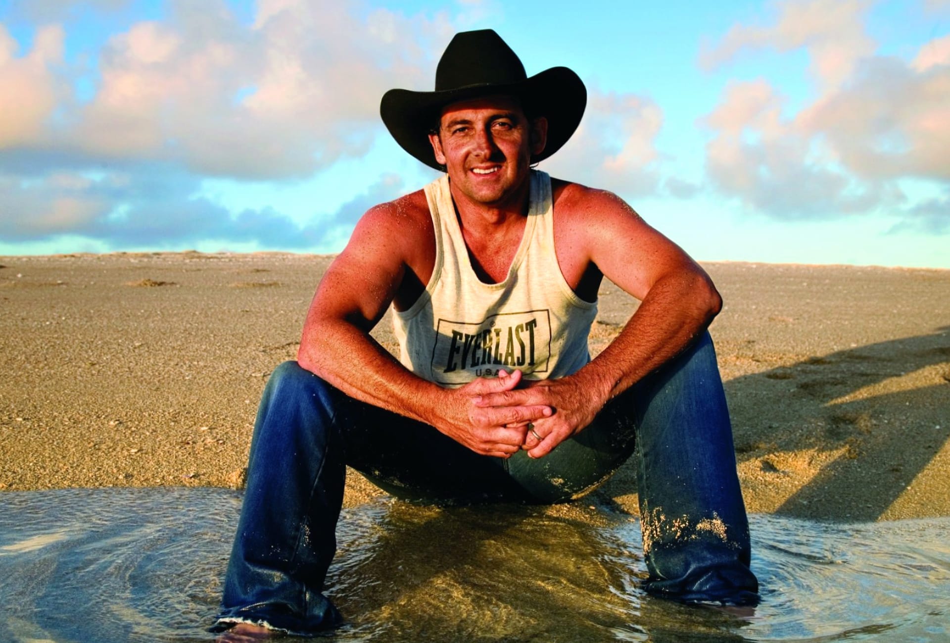 Lee Kernaghan at 750 x 1334 iPhone 6 size wallpapers HD quality