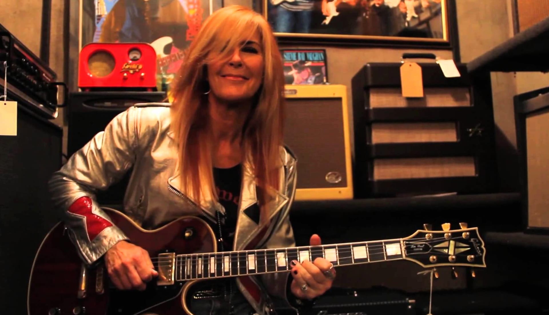 Lita Ford at 1600 x 1200 size wallpapers HD quality