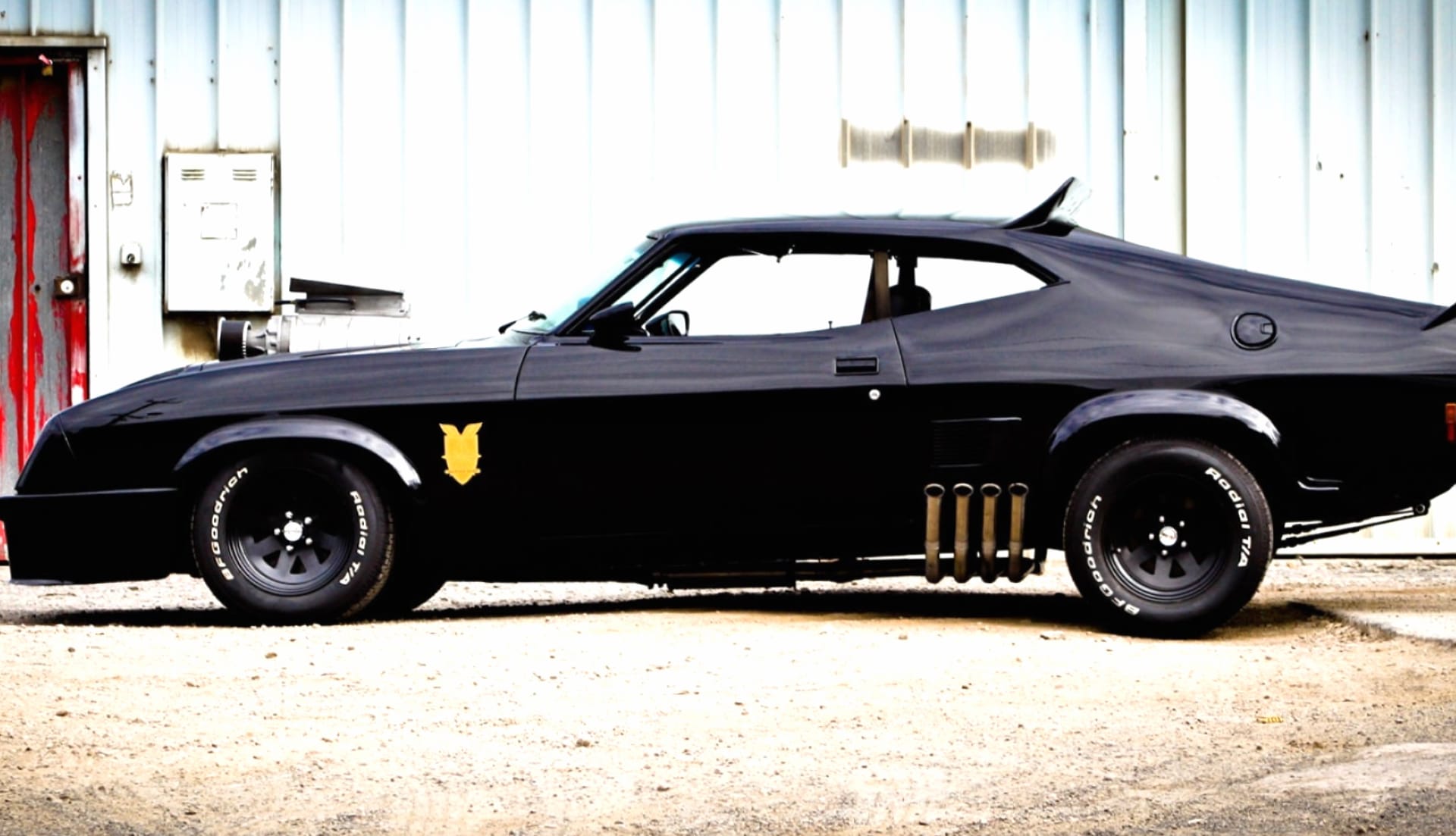 Mad Max Interceptor at 640 x 960 iPhone 4 size wallpapers HD quality