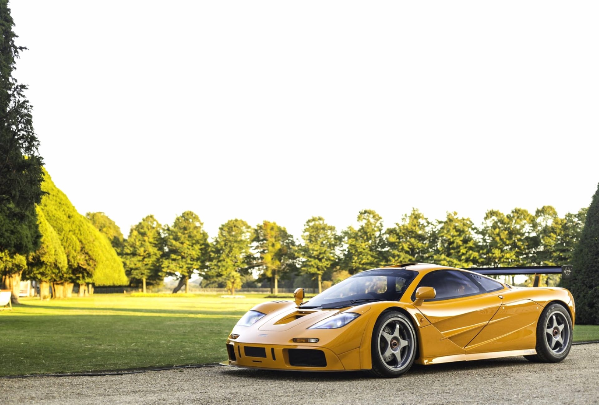 McLaren F1 LM at 640 x 960 iPhone 4 size wallpapers HD quality