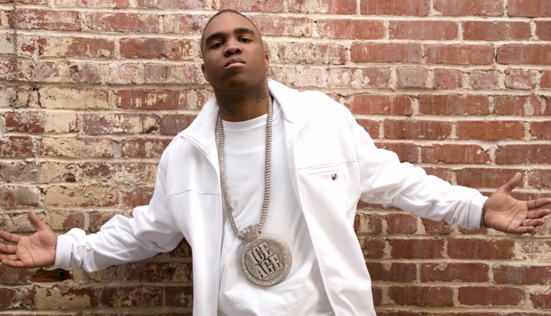 Mike Jones at 1024 x 768 size wallpapers HD quality