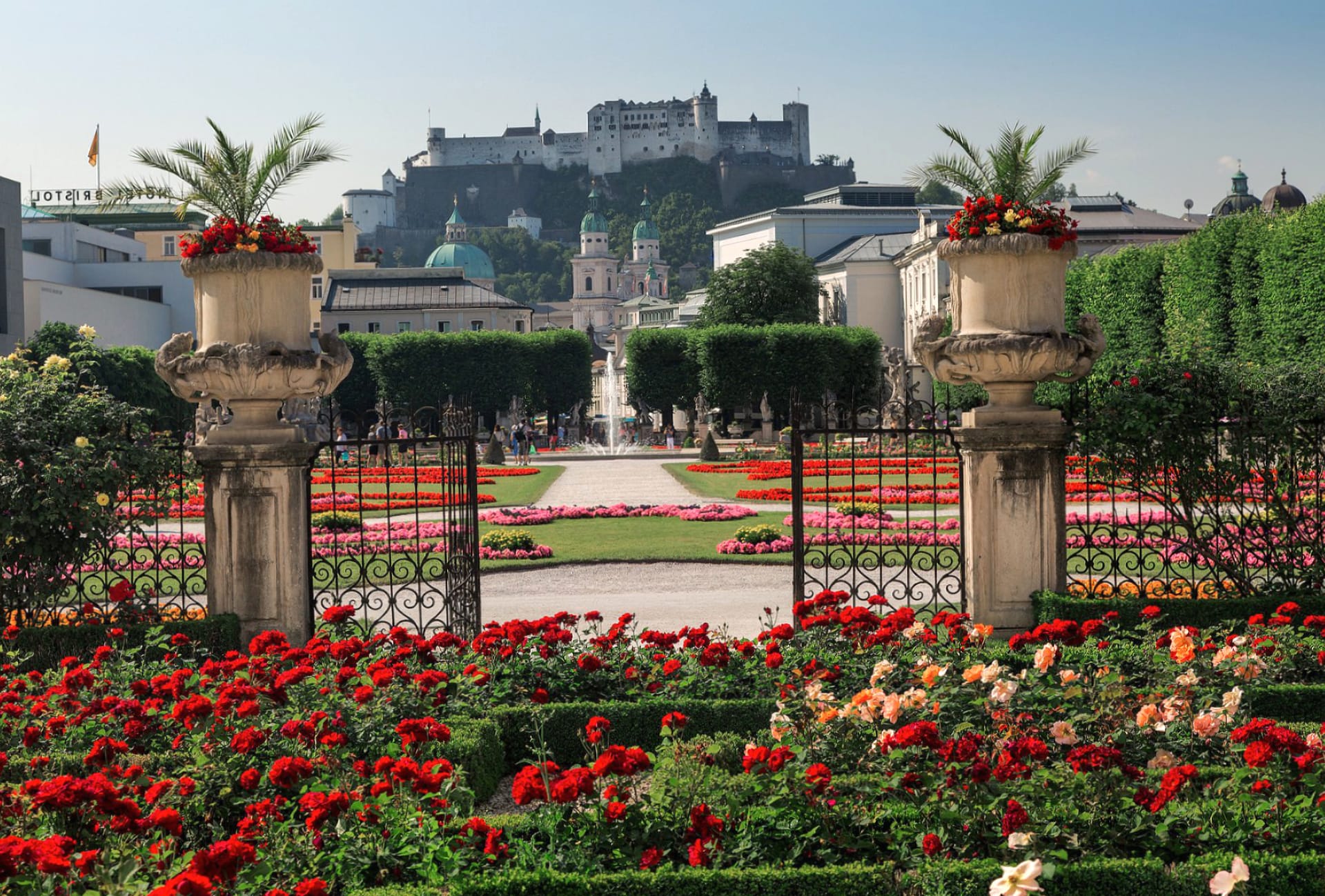Mirabell Palace Gardens at 1600 x 1200 size wallpapers HD quality