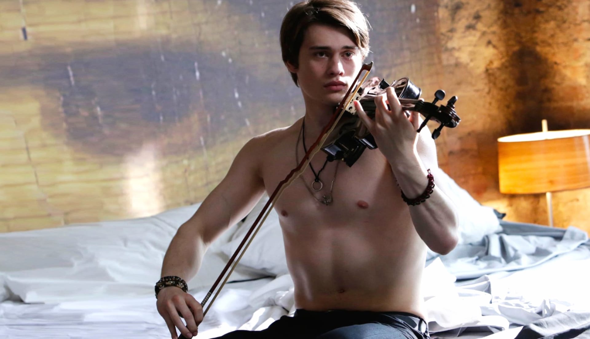 Nicholas Galitzine at 640 x 960 iPhone 4 size wallpapers HD quality