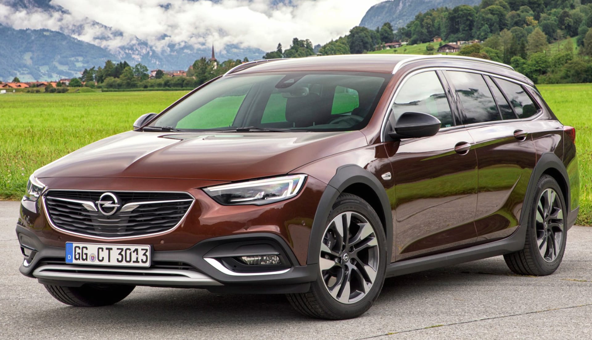 Opel Insignia Exclusive Country Tourer at 640 x 1136 iPhone 5 size wallpapers HD quality