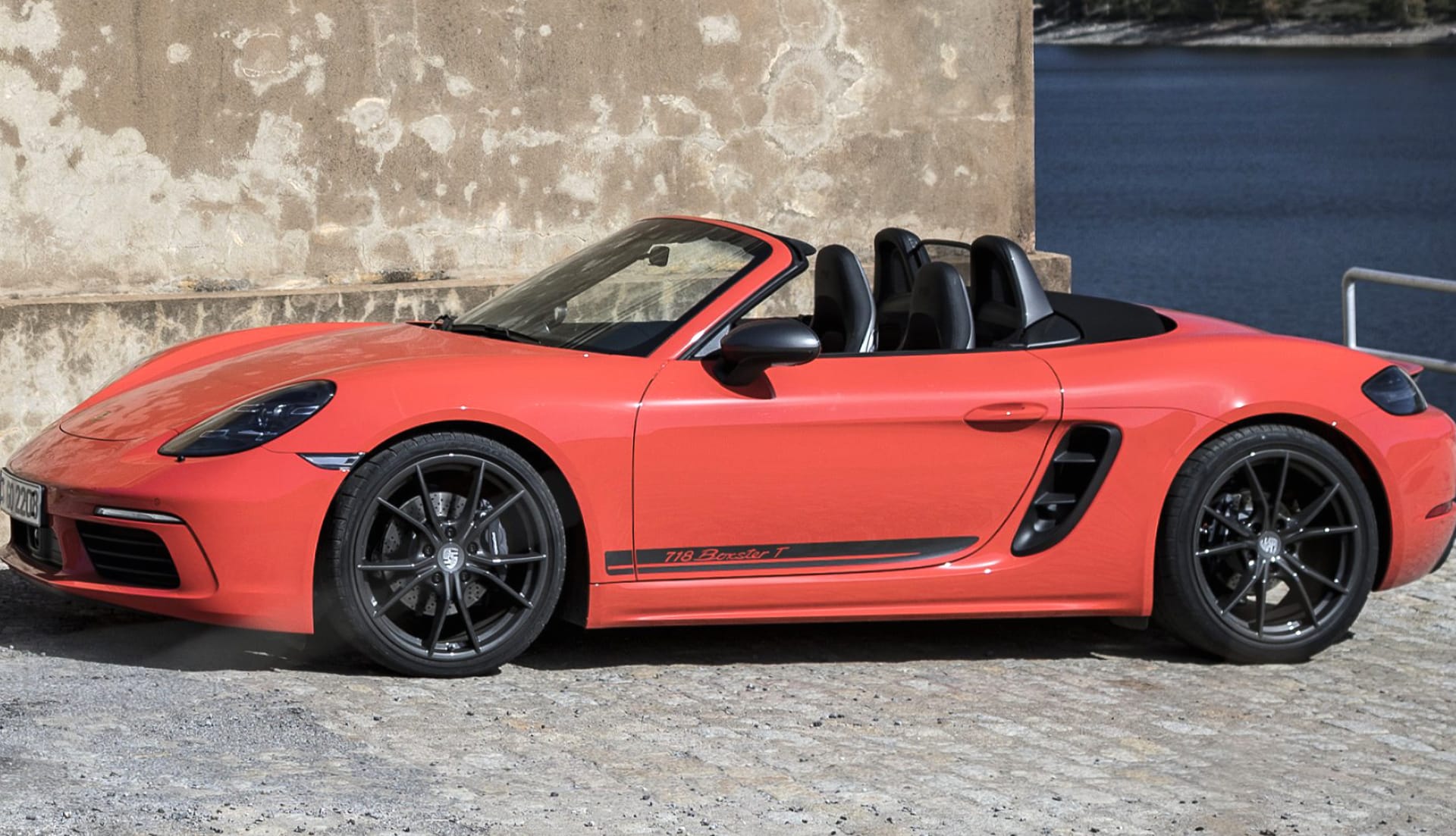 Porsche 718 Boxster T at 640 x 960 iPhone 4 size wallpapers HD quality
