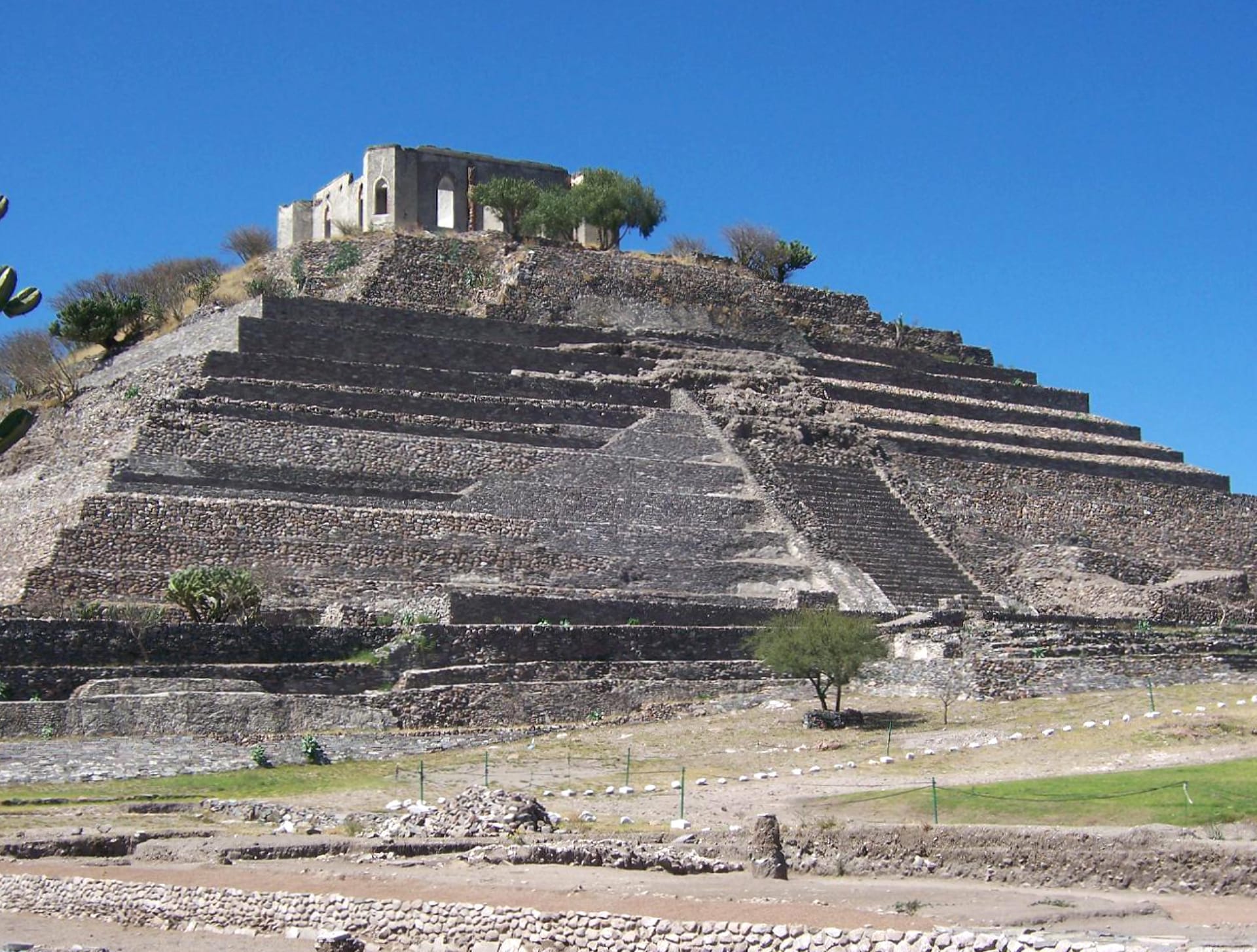 Pueblito Pyramid at 750 x 1334 iPhone 6 size wallpapers HD quality