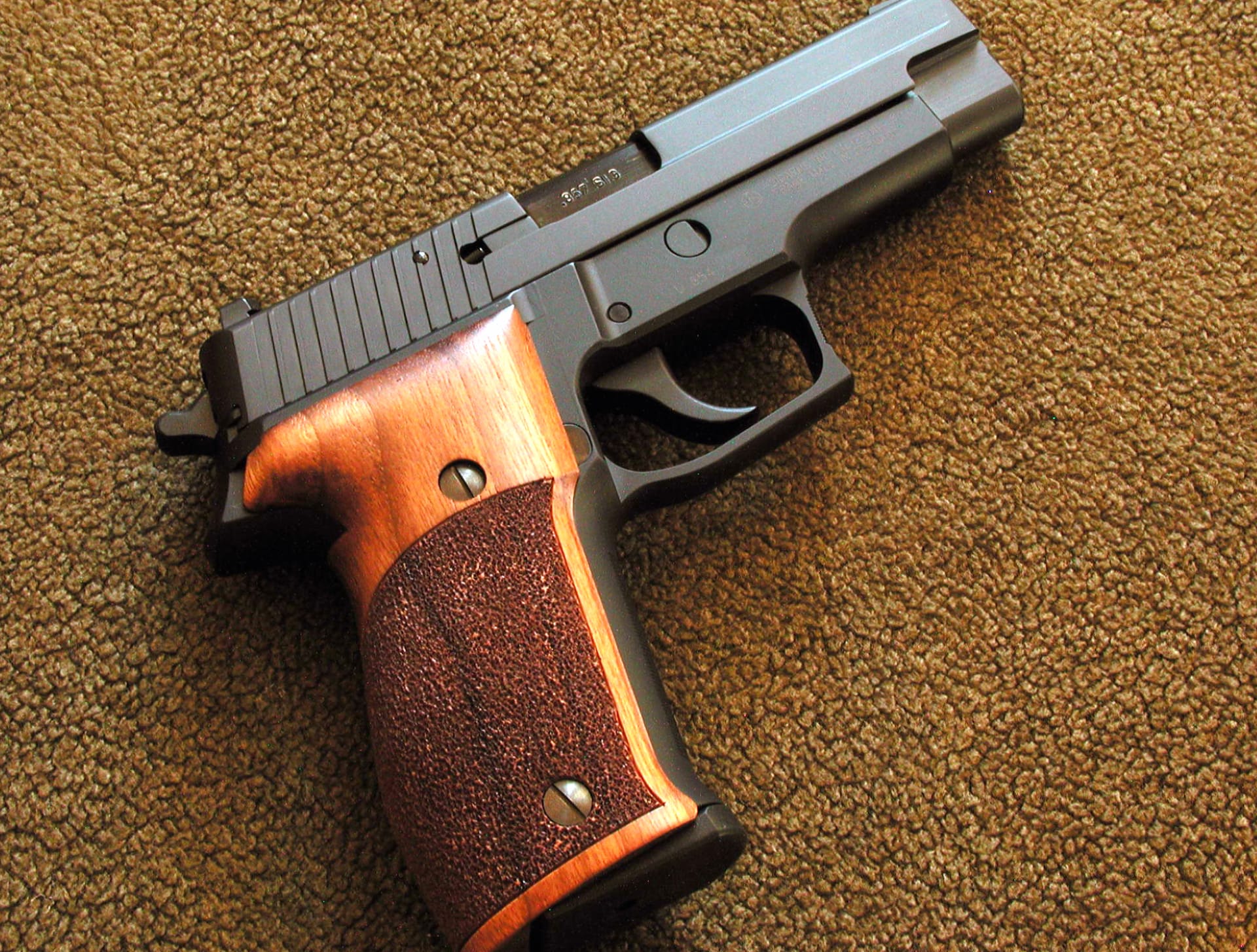 Sig Sauer P226 wallpapers HD quality