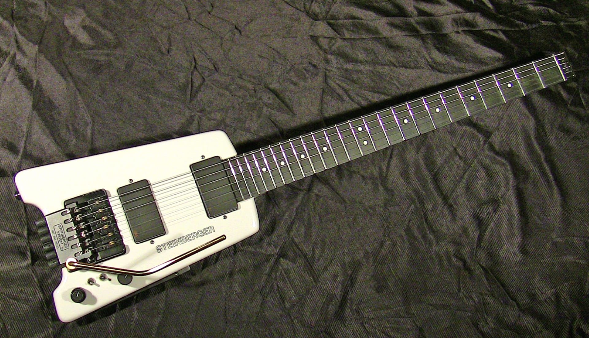 Steinberger Guitar at 750 x 1334 iPhone 6 size wallpapers HD quality