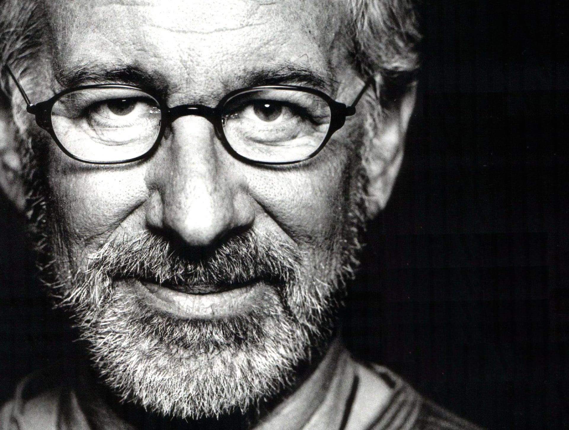 Steven Spielberg at 1024 x 768 size wallpapers HD quality