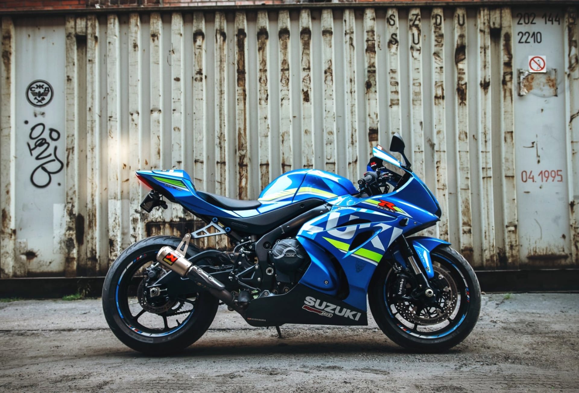 Suzuki GSX-R1000 at 750 x 1334 iPhone 6 size wallpapers HD quality