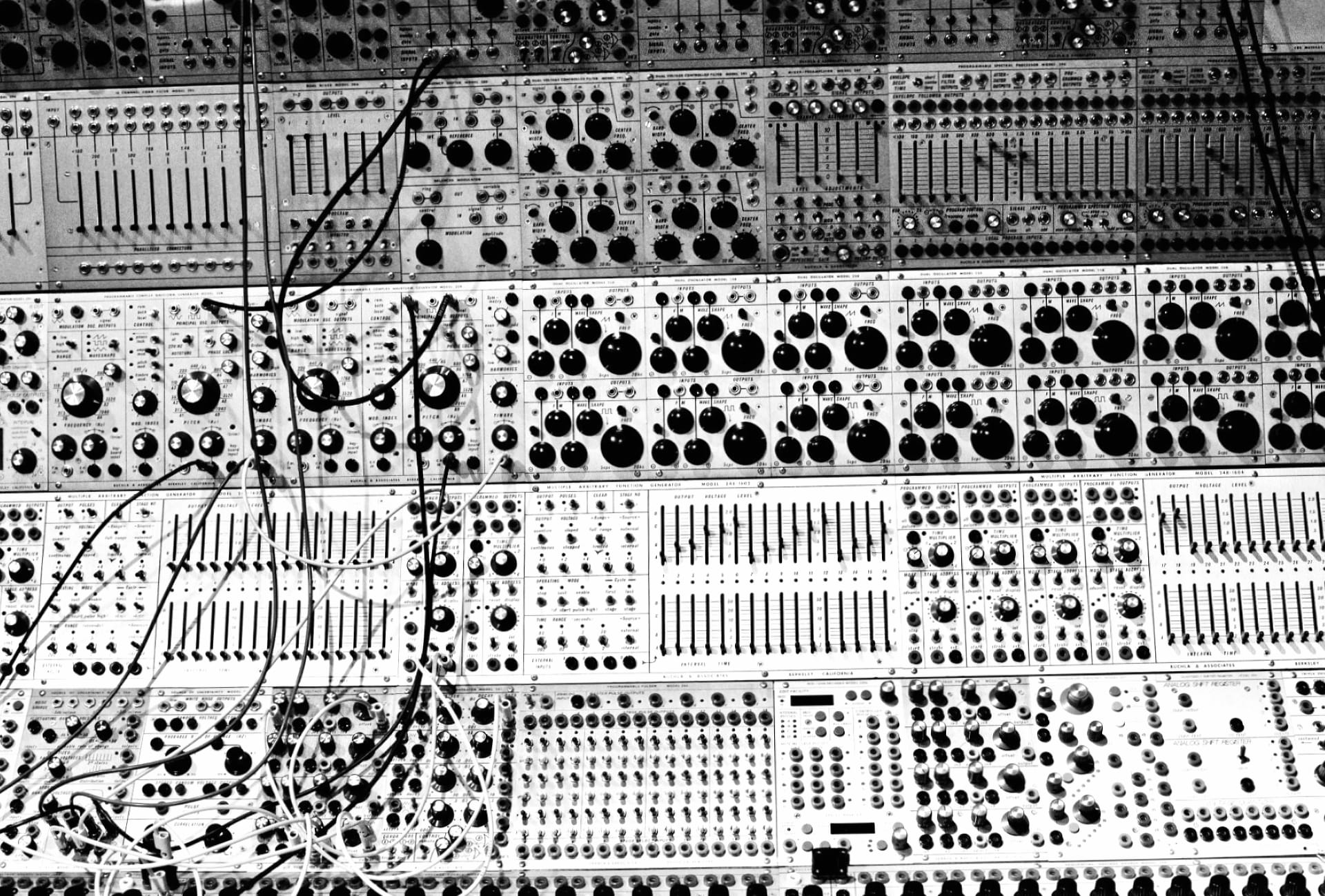 Synthesizer at 640 x 960 iPhone 4 size wallpapers HD quality