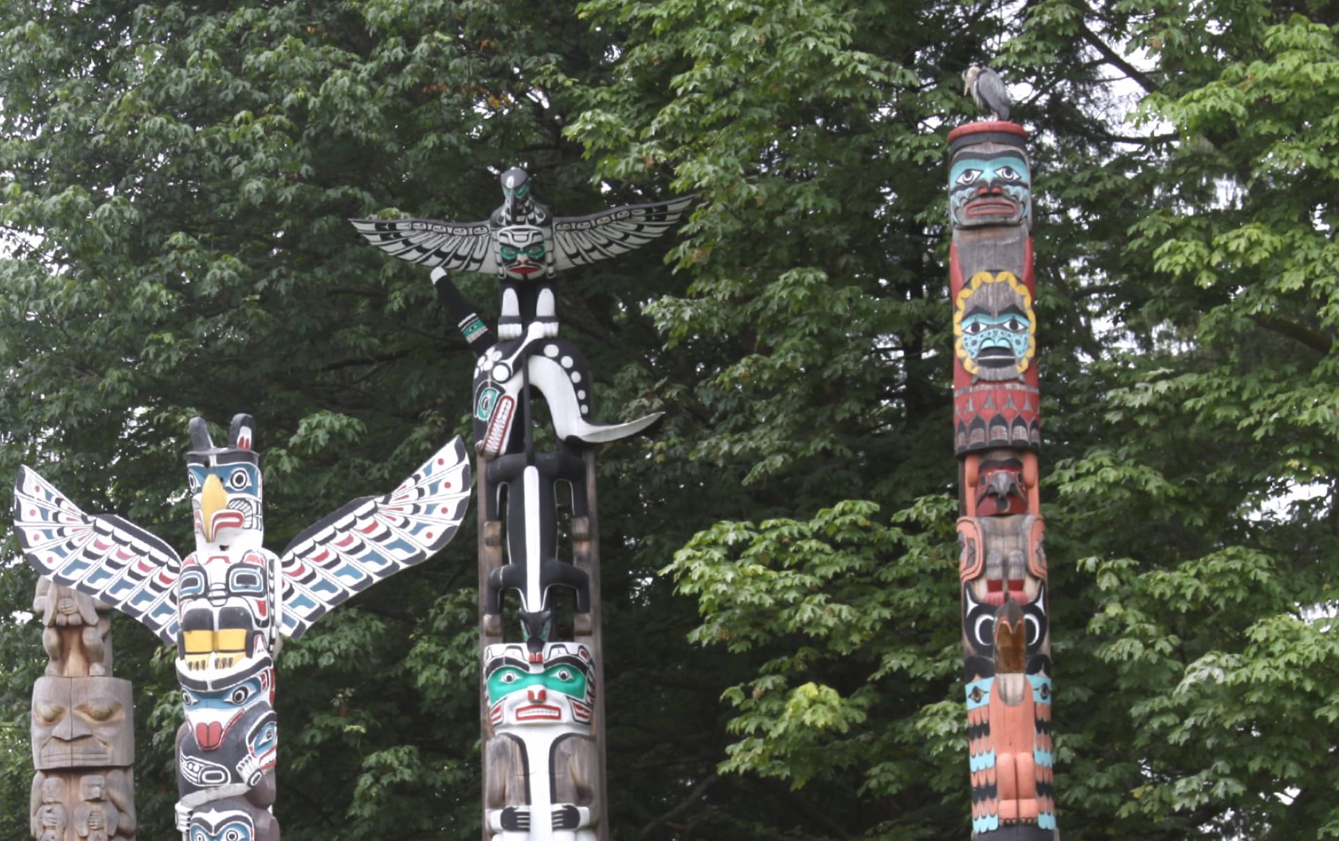 Totem Pole at 1334 x 750 iPhone 7 size wallpapers HD quality