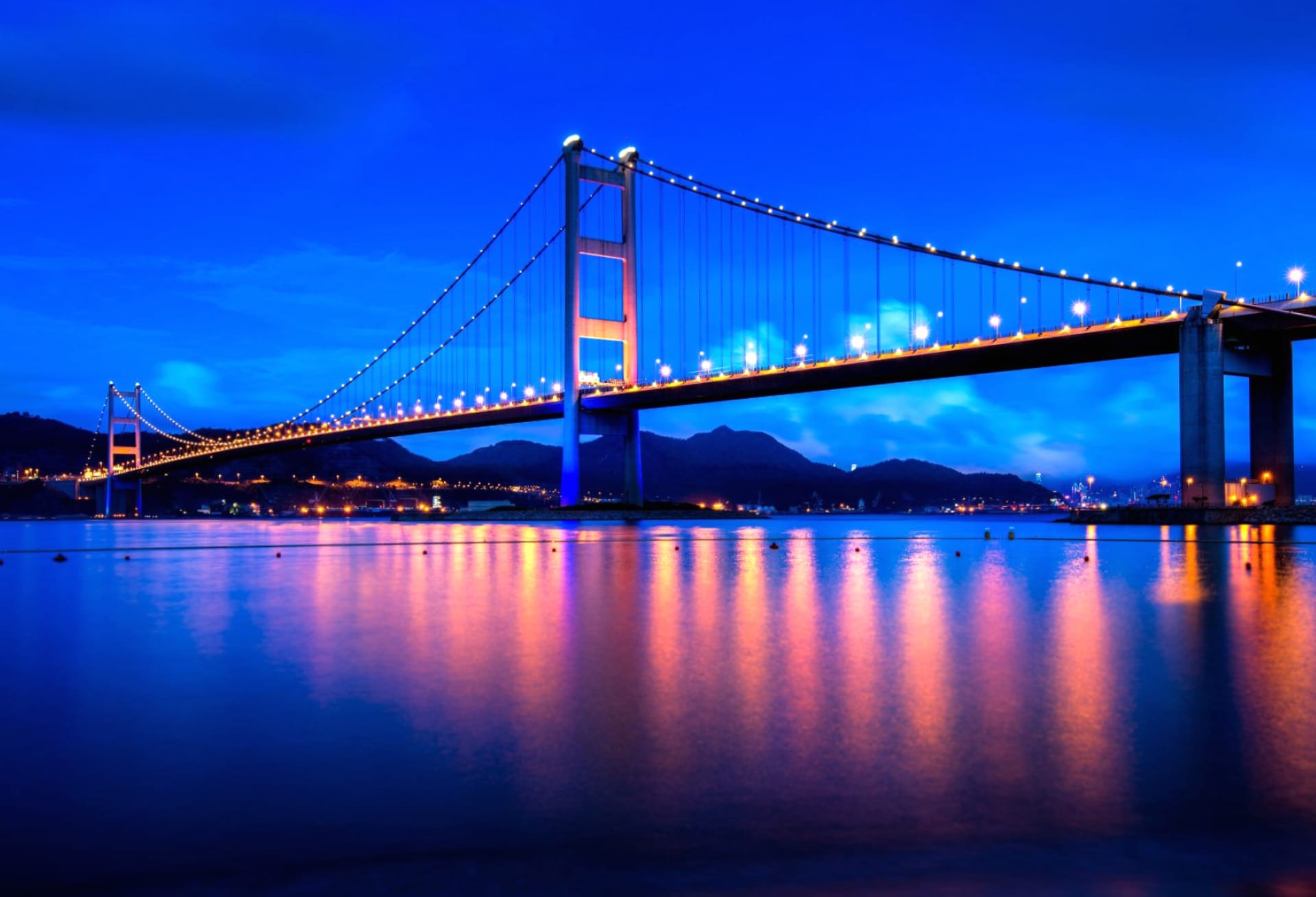 Tsing Ma Bridge at 2048 x 2048 iPad size wallpapers HD quality