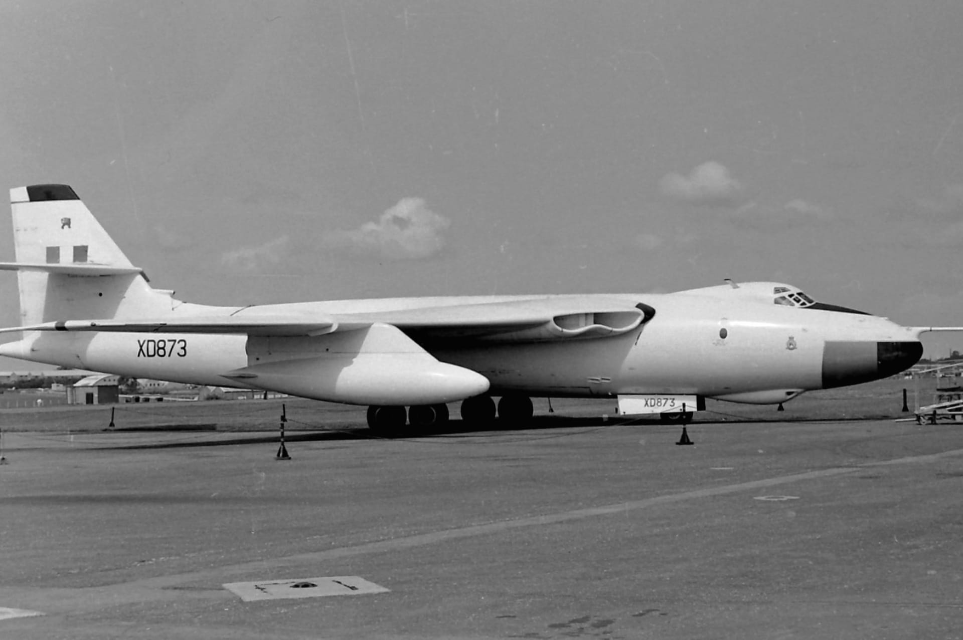 Vickers Valiant at 320 x 480 iPhone size wallpapers HD quality