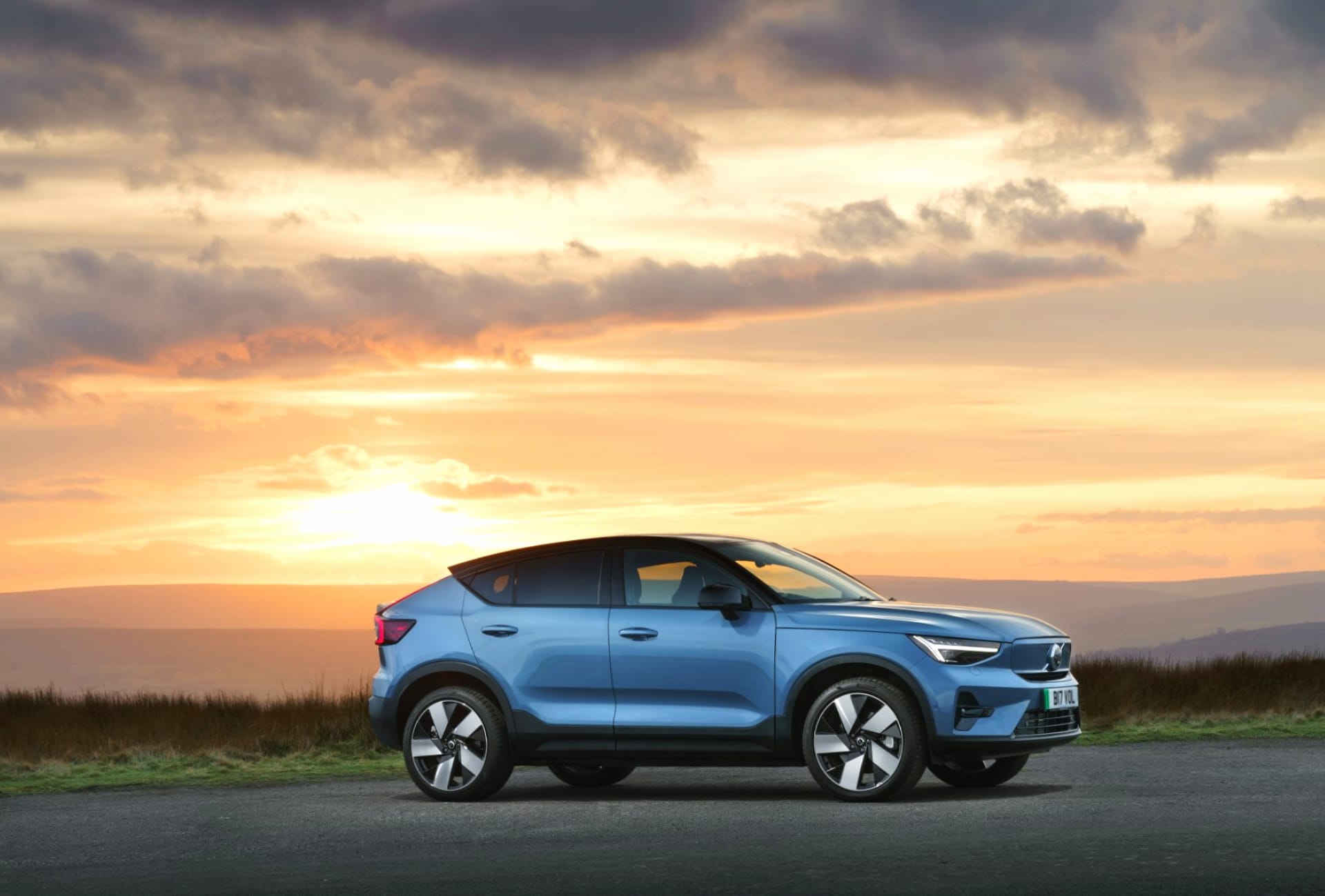 Volvo C40 at 750 x 1334 iPhone 6 size wallpapers HD quality