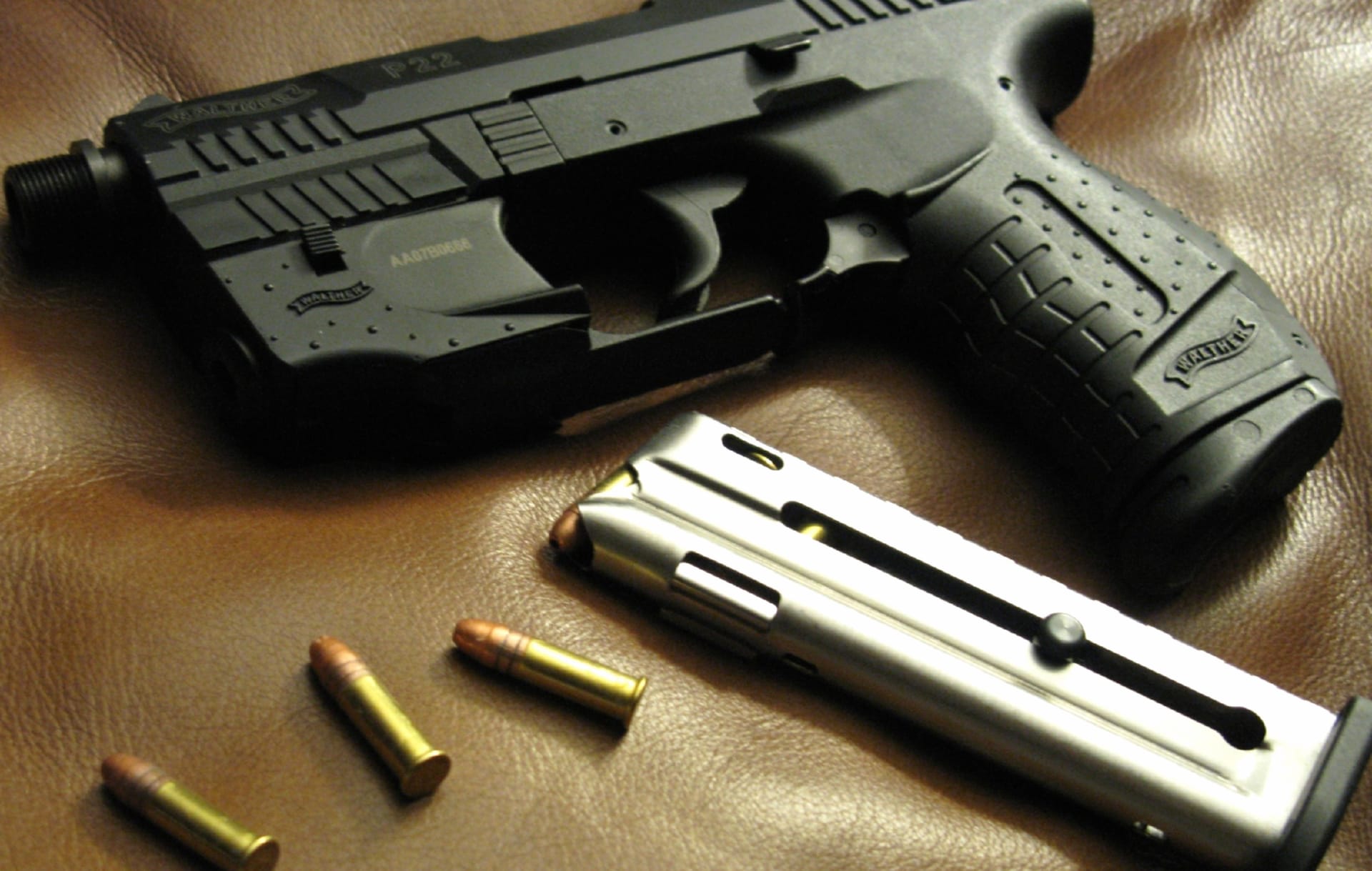 Walther P22 Handgun at 640 x 960 iPhone 4 size wallpapers HD quality