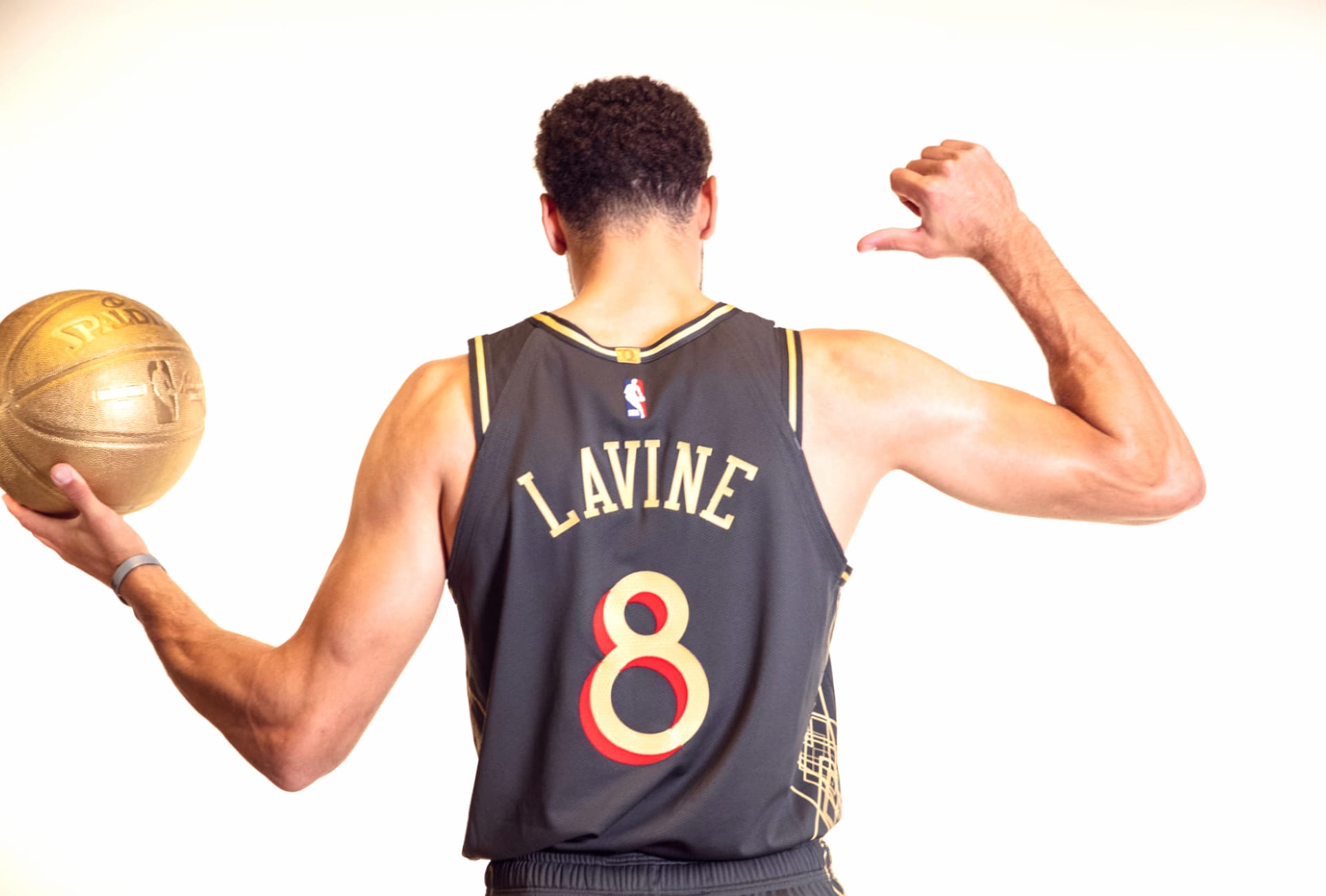 Zach LaVine at 640 x 960 iPhone 4 size wallpapers HD quality