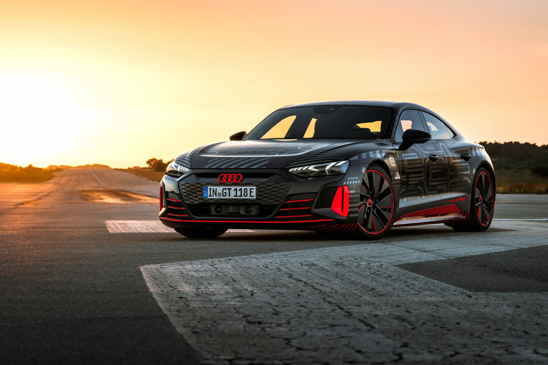 Audi RS e-tron GT Prototype at 320 x 480 iPhone size wallpapers HD quality