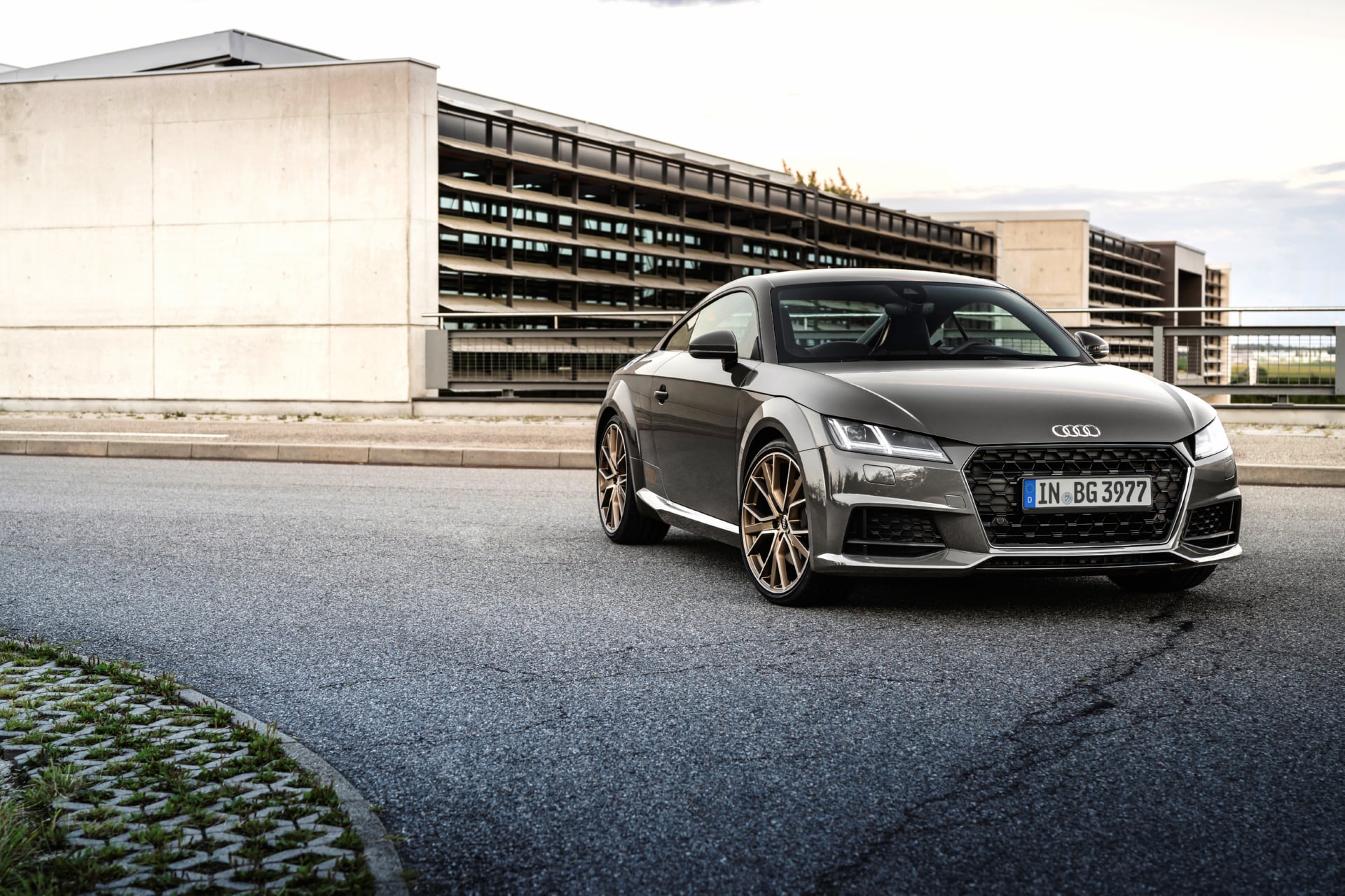 Audi TT Coupé bronze selection at 640 x 960 iPhone 4 size wallpapers HD quality