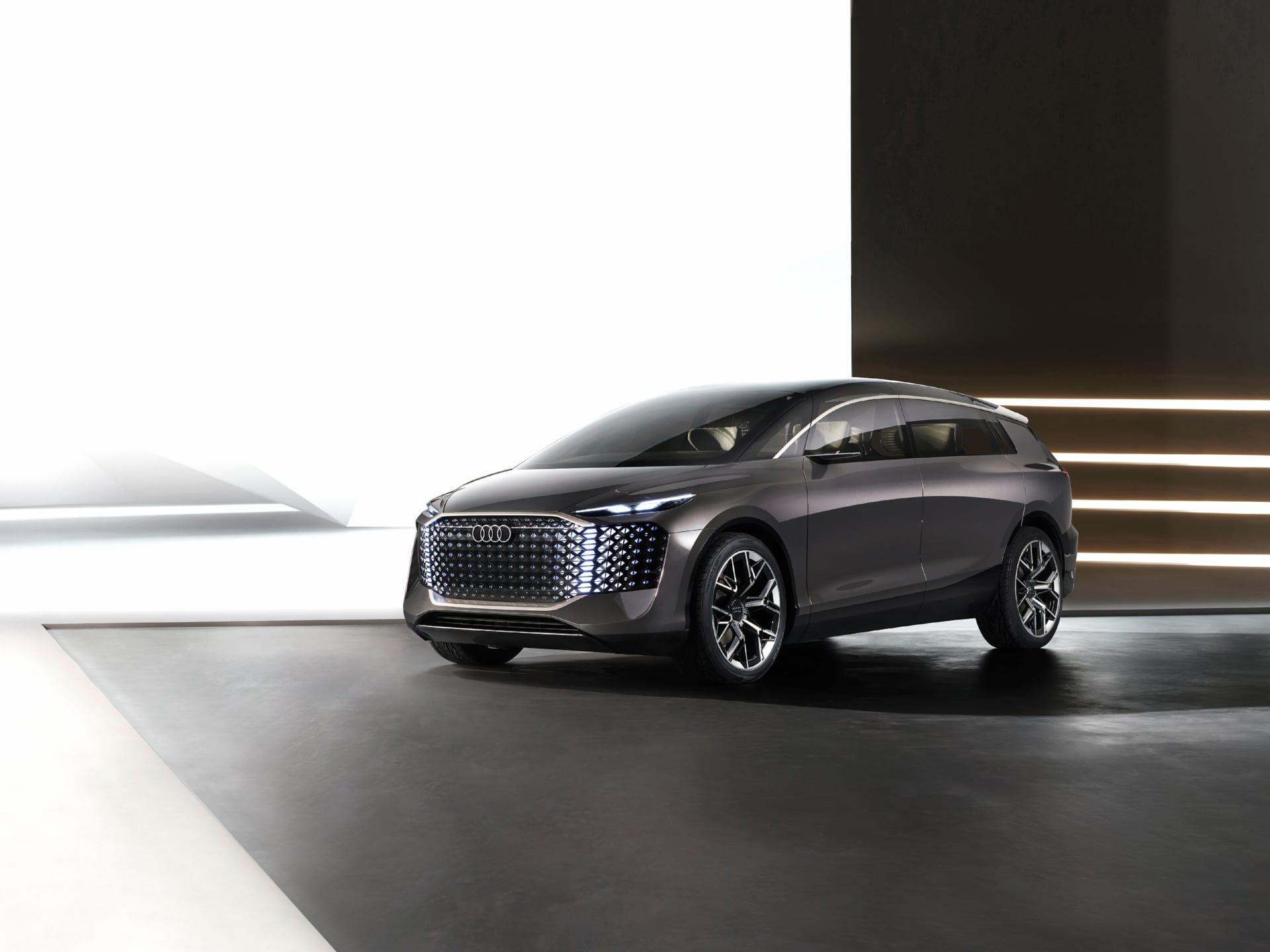 Audi Urbansphere Concept at 1024 x 1024 iPad size wallpapers HD quality