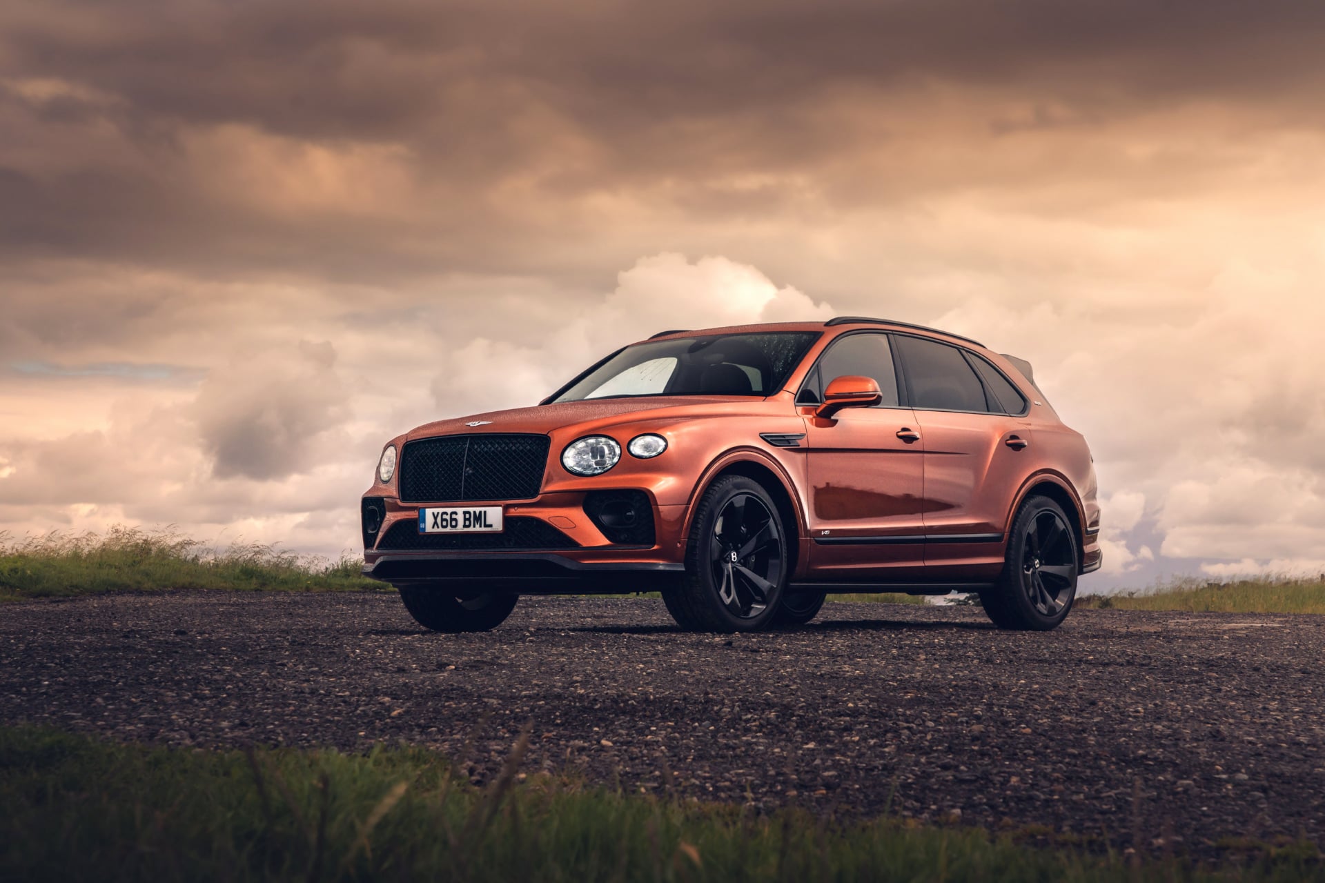 Bentley Bentayga V8 First Edition at 640 x 960 iPhone 4 size wallpapers HD quality